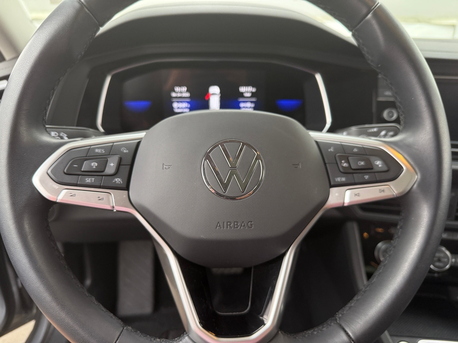 Thumbnail: 2023 Volkswagen Jetta - 4