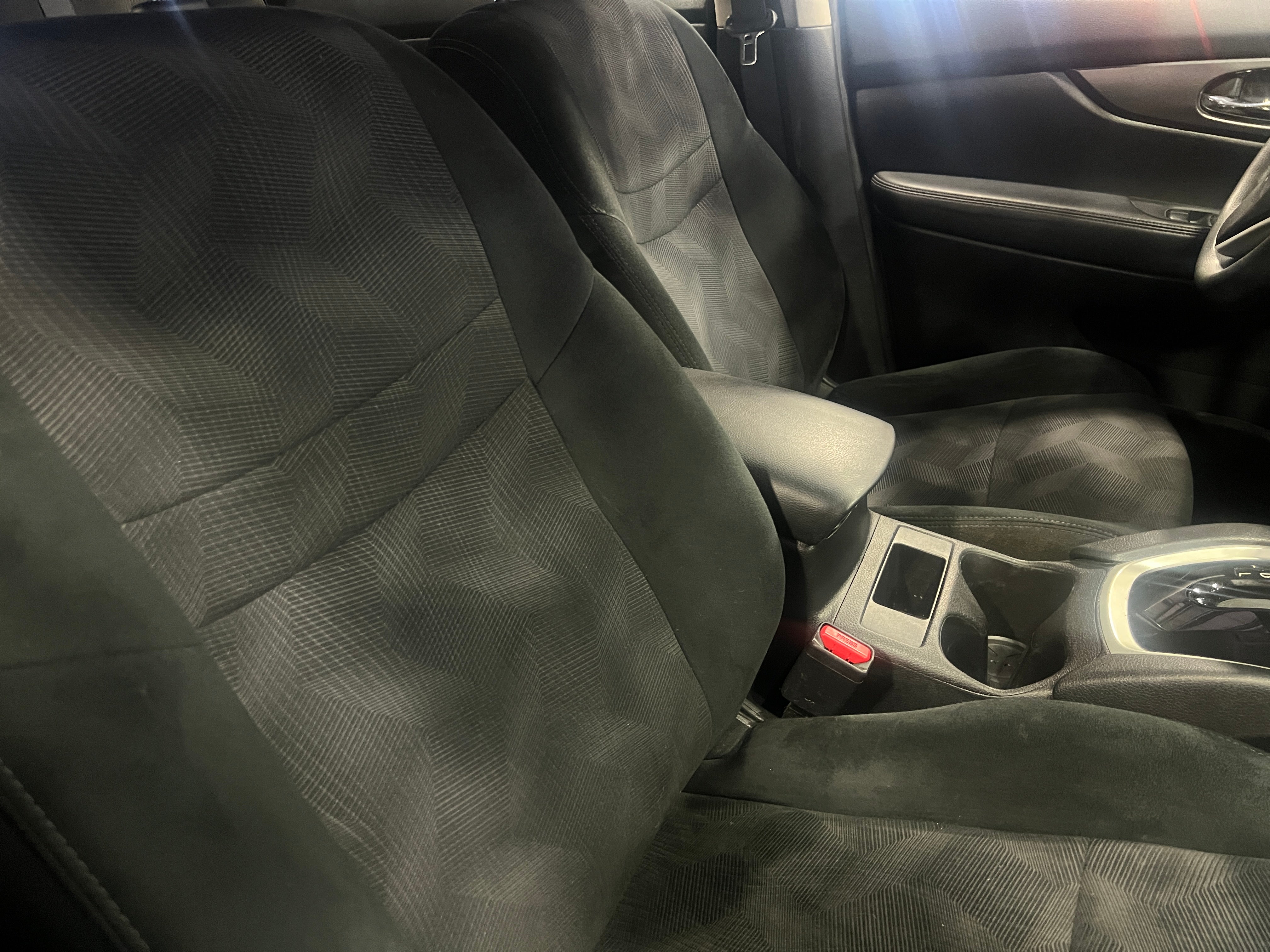 Thumbnail: 2016 Nissan Rogue - 2