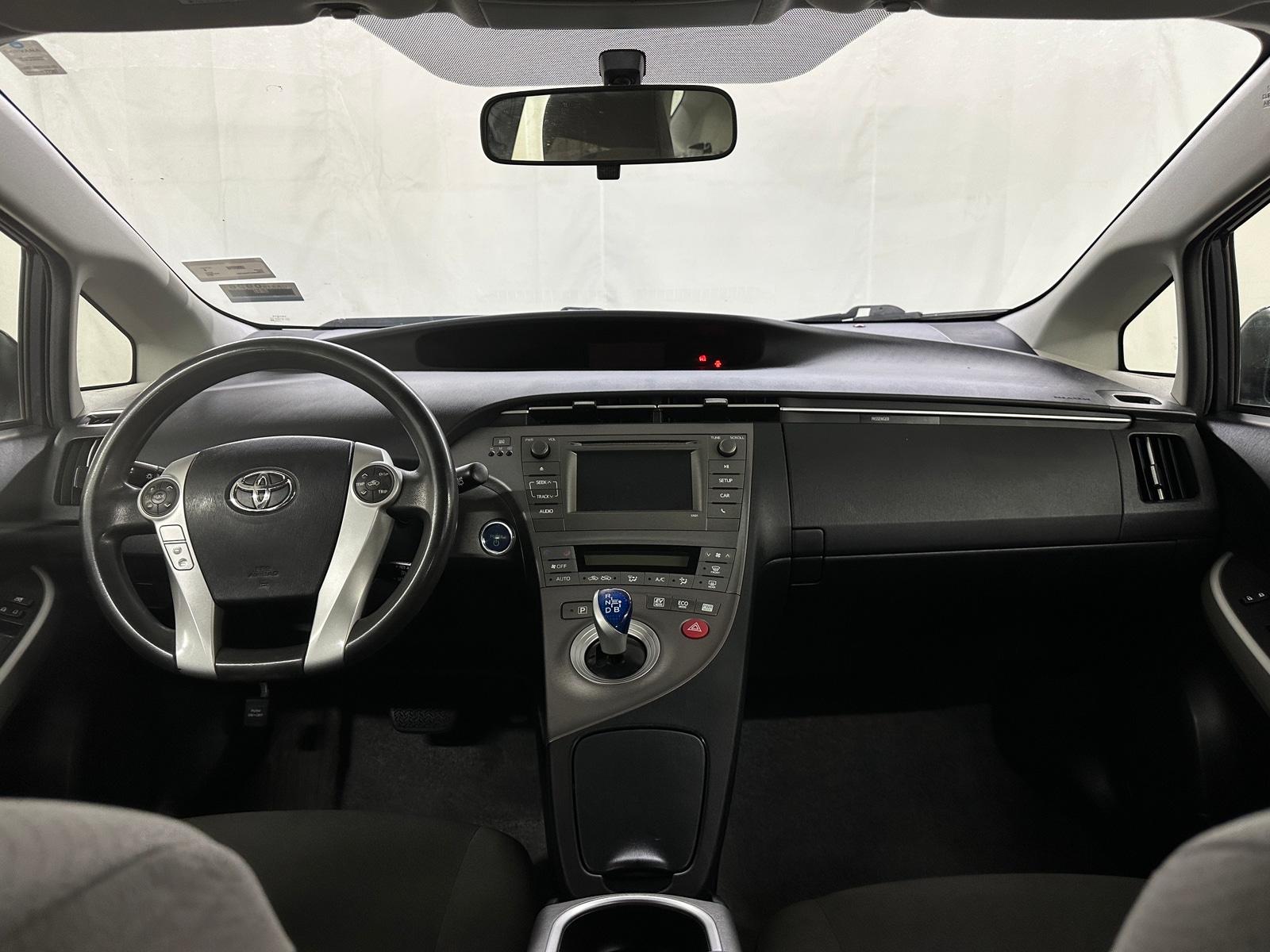 Thumbnail: 2015 Toyota Prius - 3