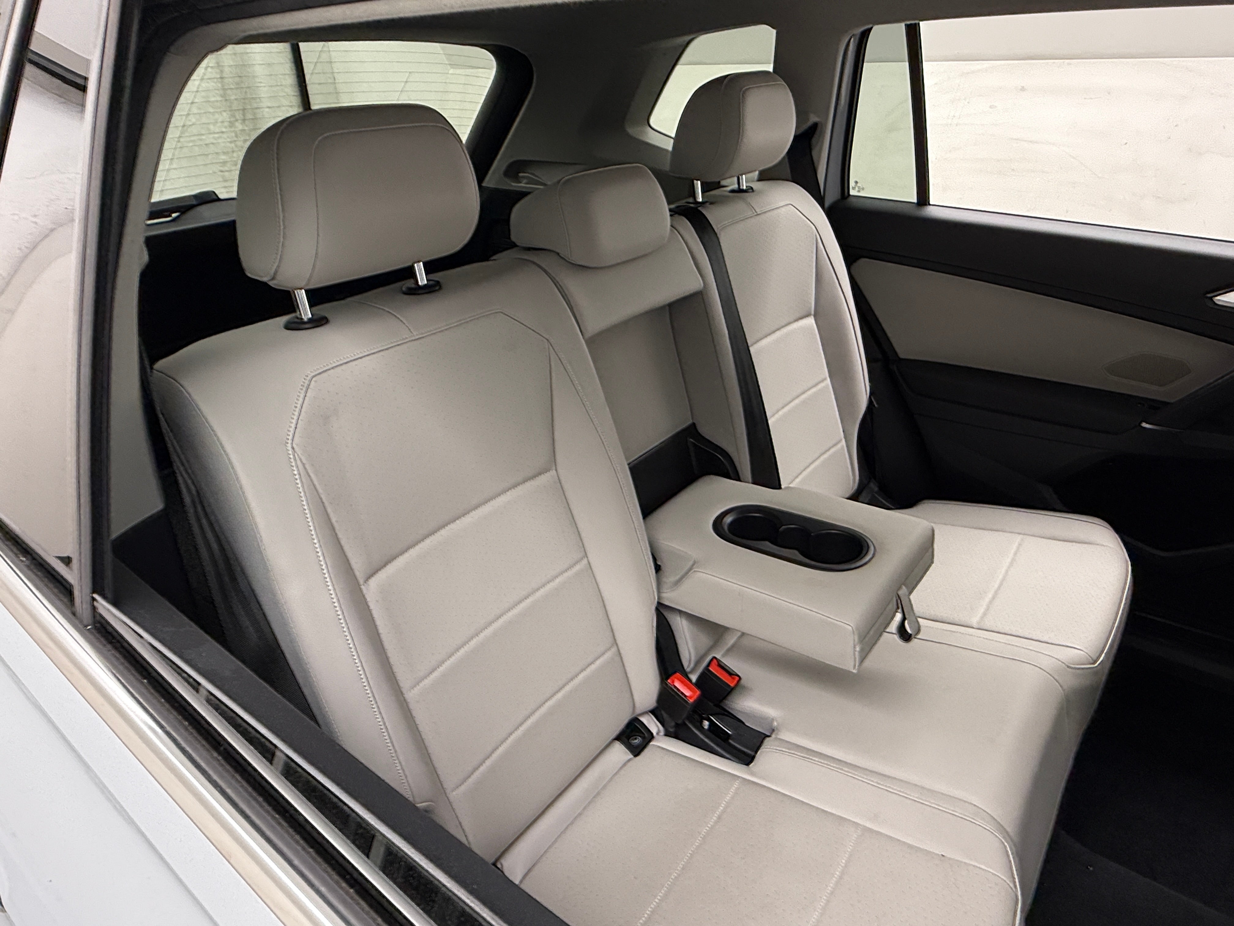 Thumbnail: 2018 Volkswagen Tiguan - 5