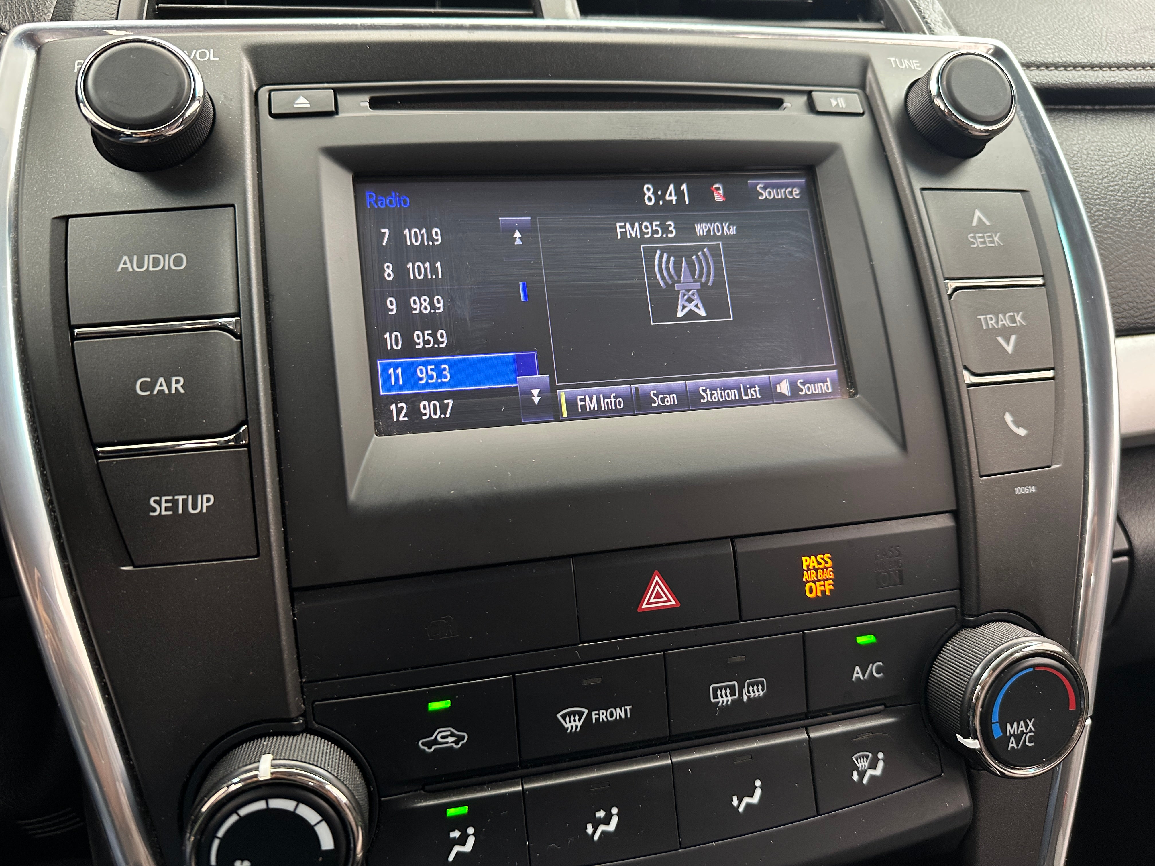 Thumbnail: 2016 Toyota Camry - 4