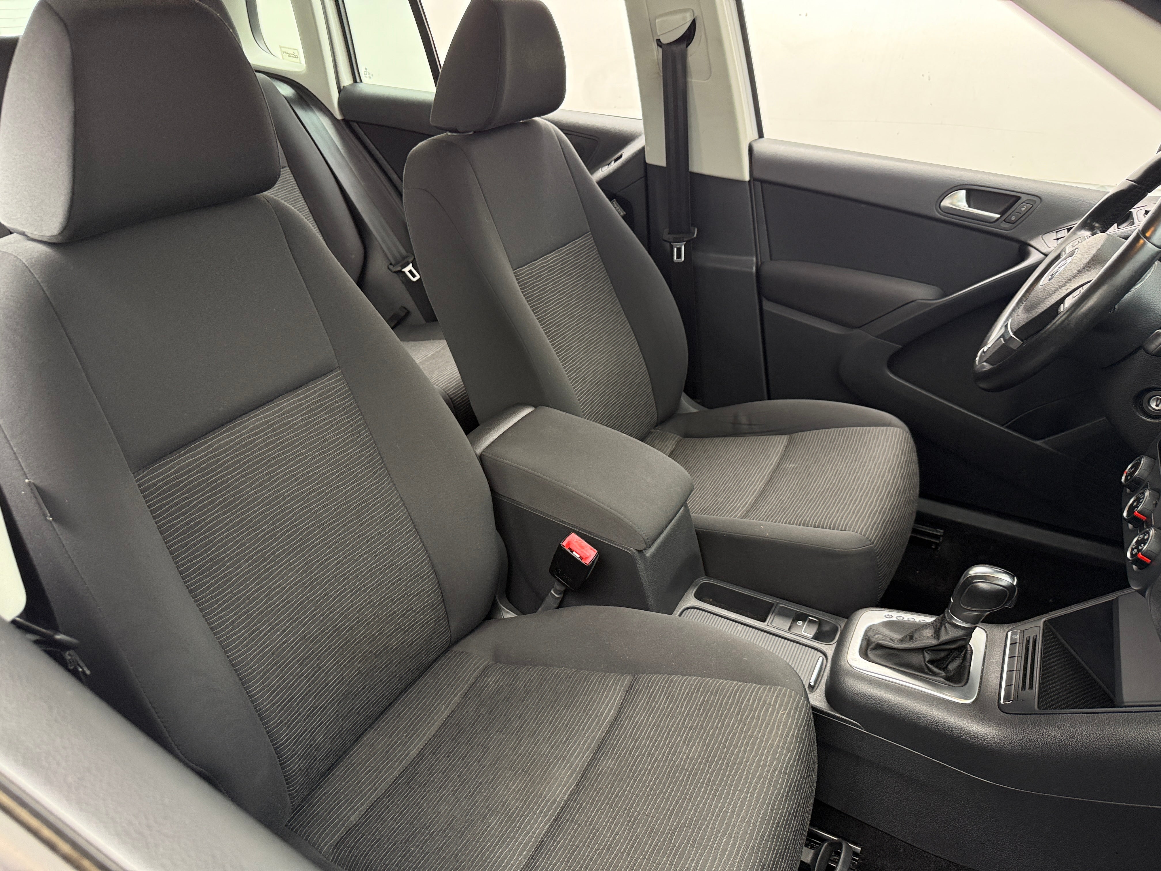 Thumbnail: 2014 Volkswagen Tiguan - 2