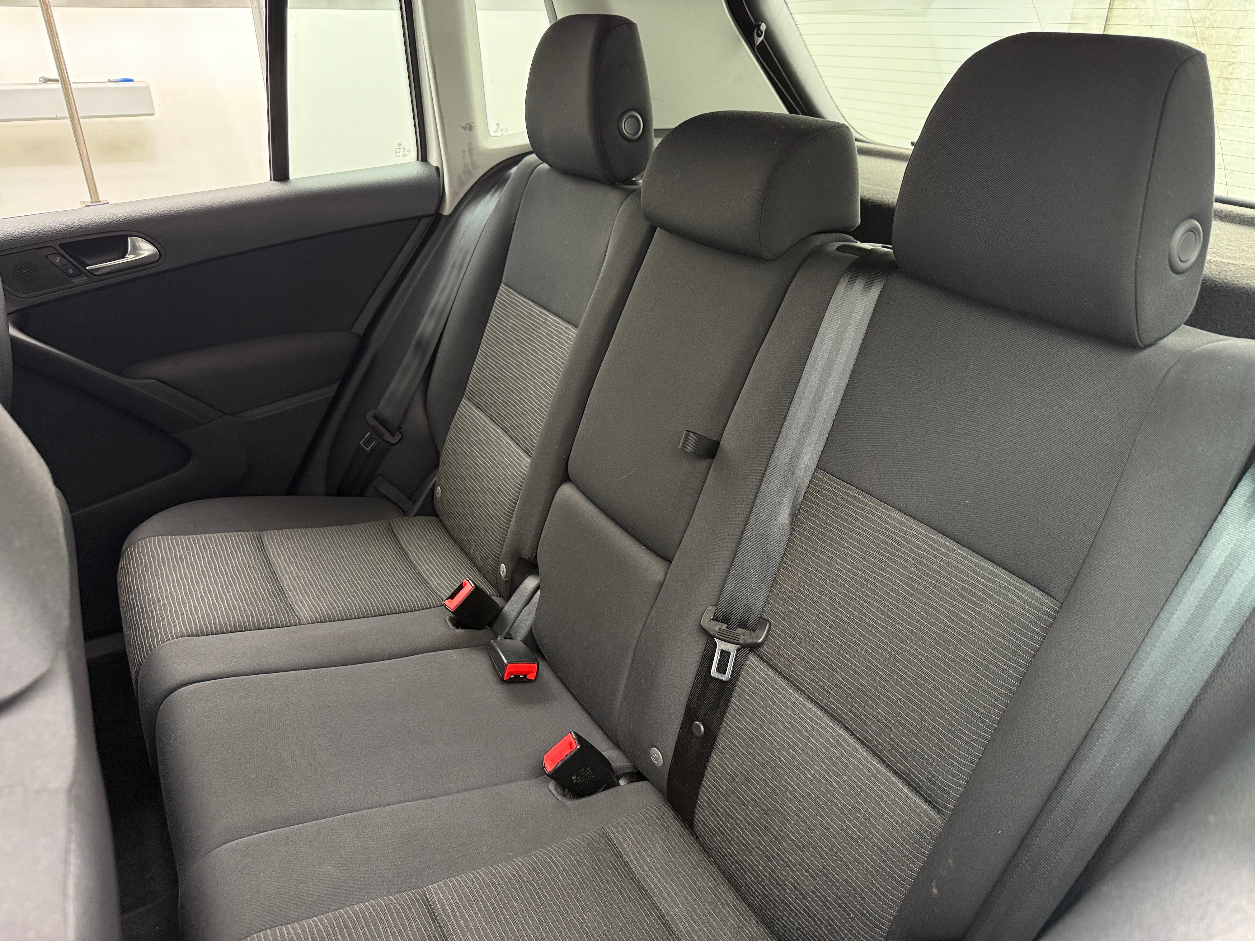 Thumbnail: 2014 Volkswagen Tiguan - 6