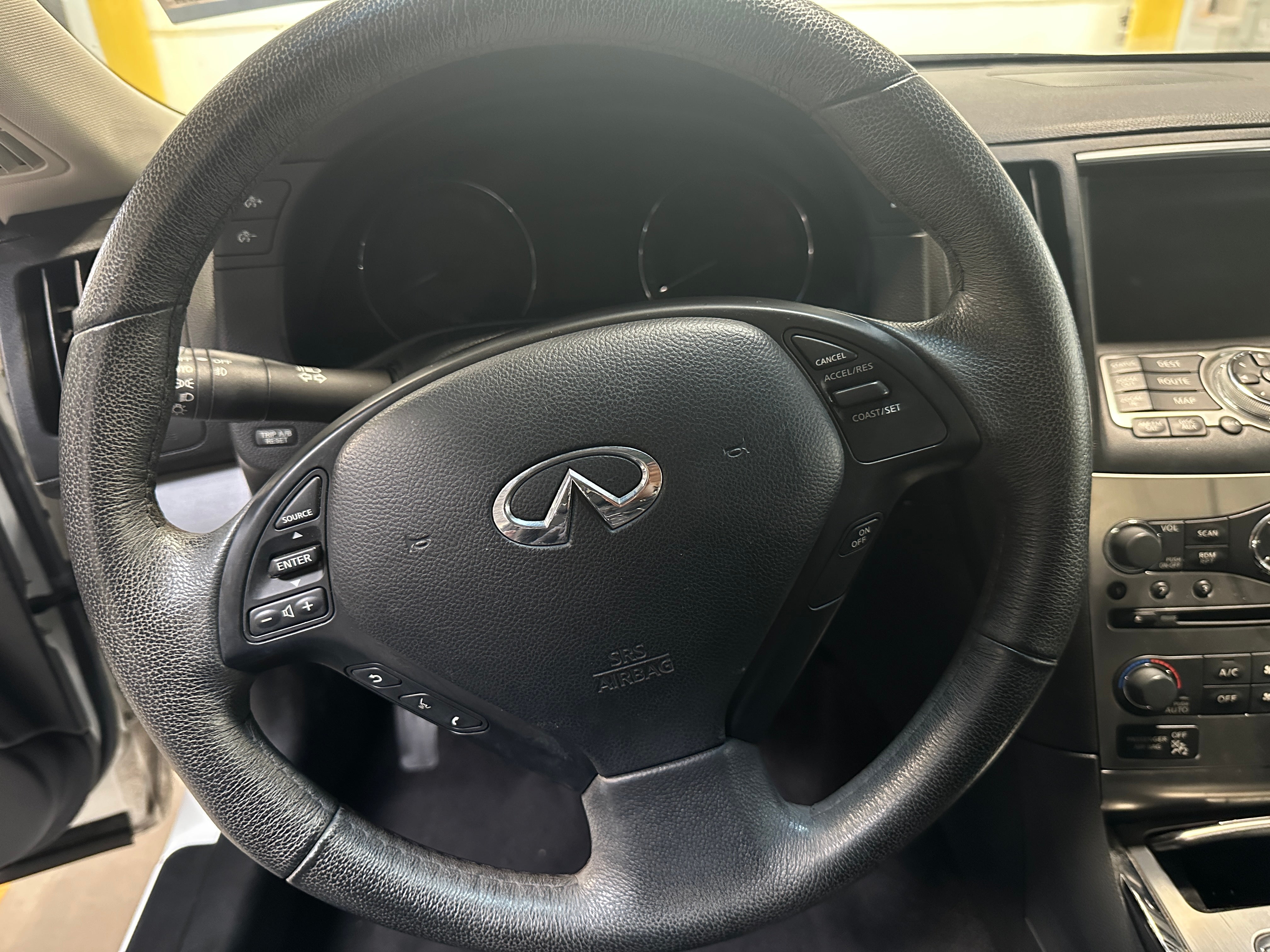 Thumbnail: 2011 INFINITI G37 - 3