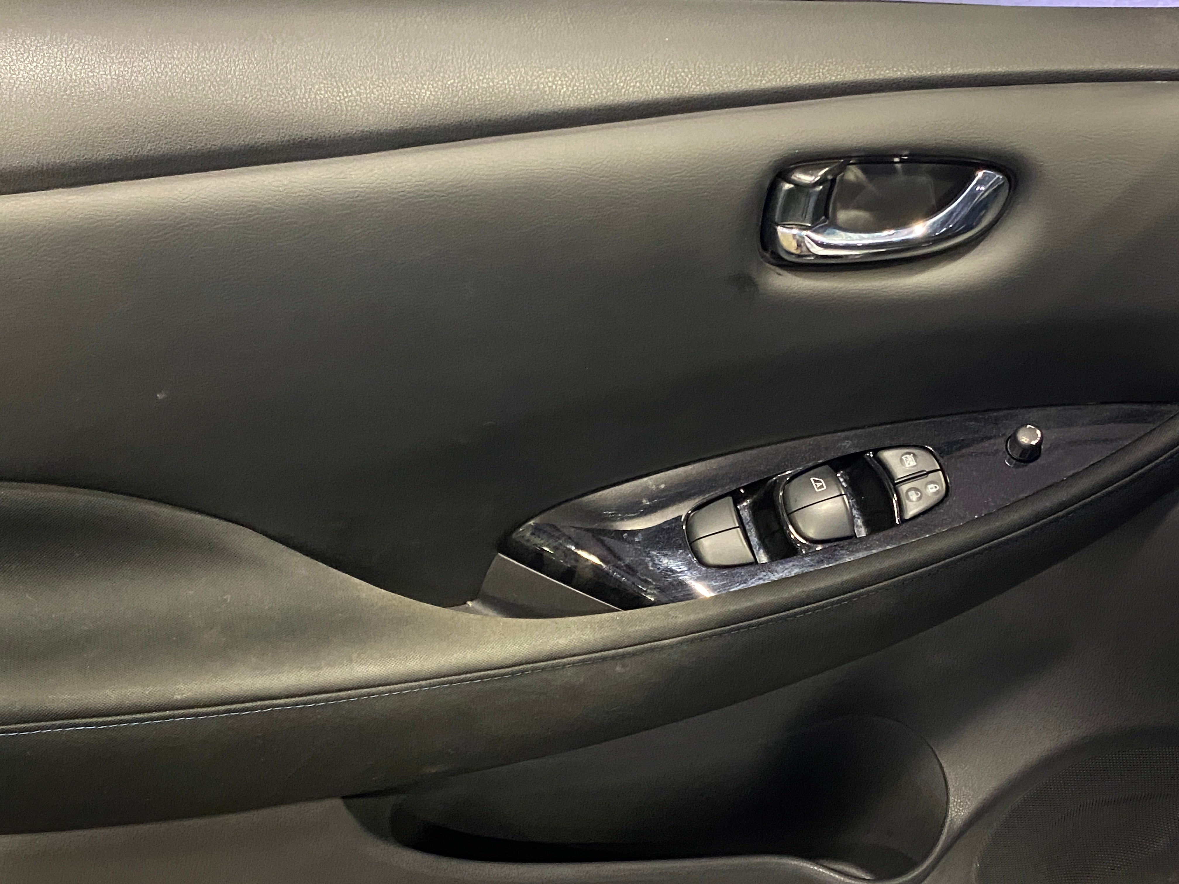 Used 2020 Nissan Leaf SV with VIN 1N4AZ1CP4LC302280 for sale in Pewaukee, WI