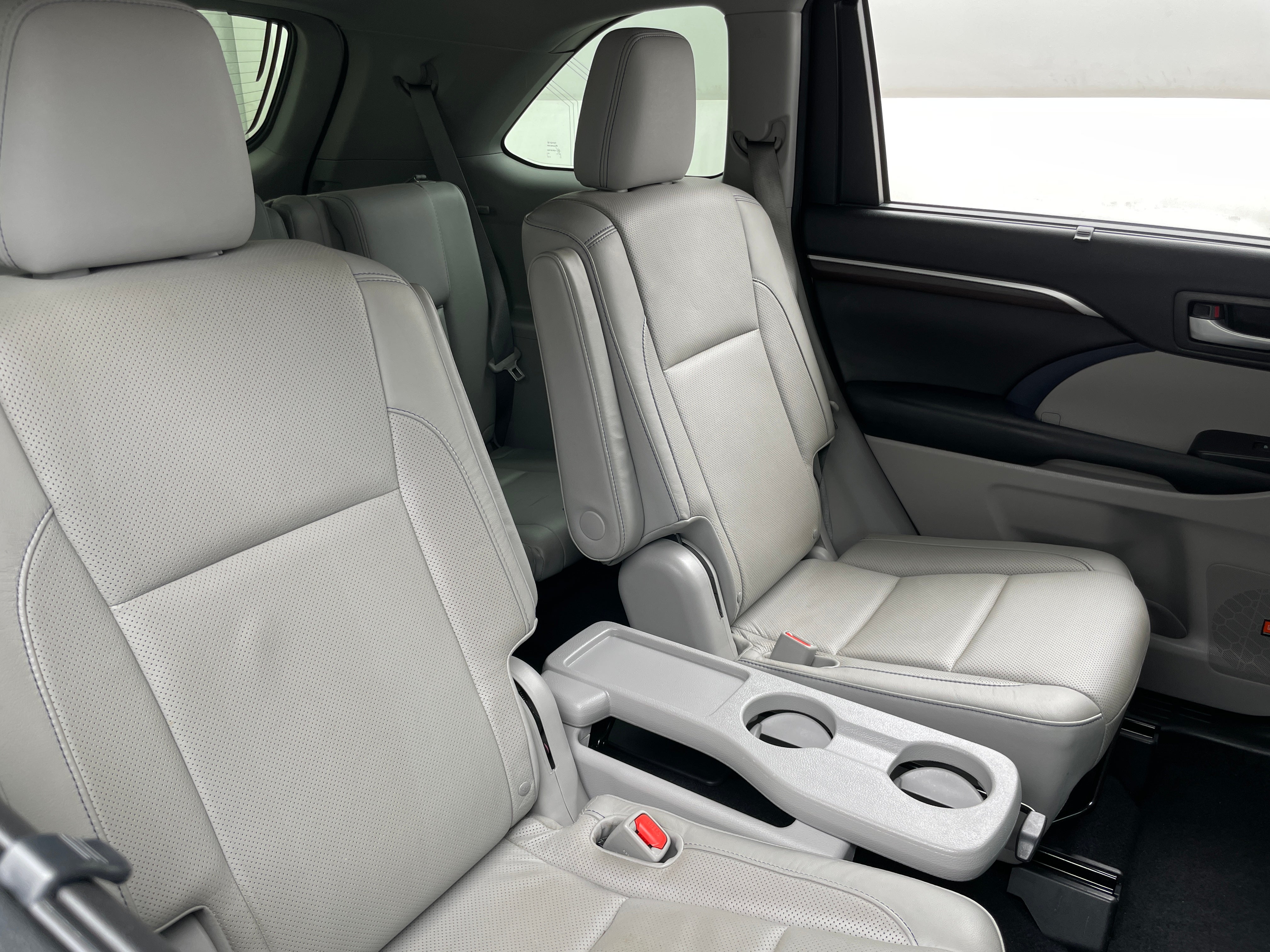 Thumbnail: 2016 Toyota Highlander - 5