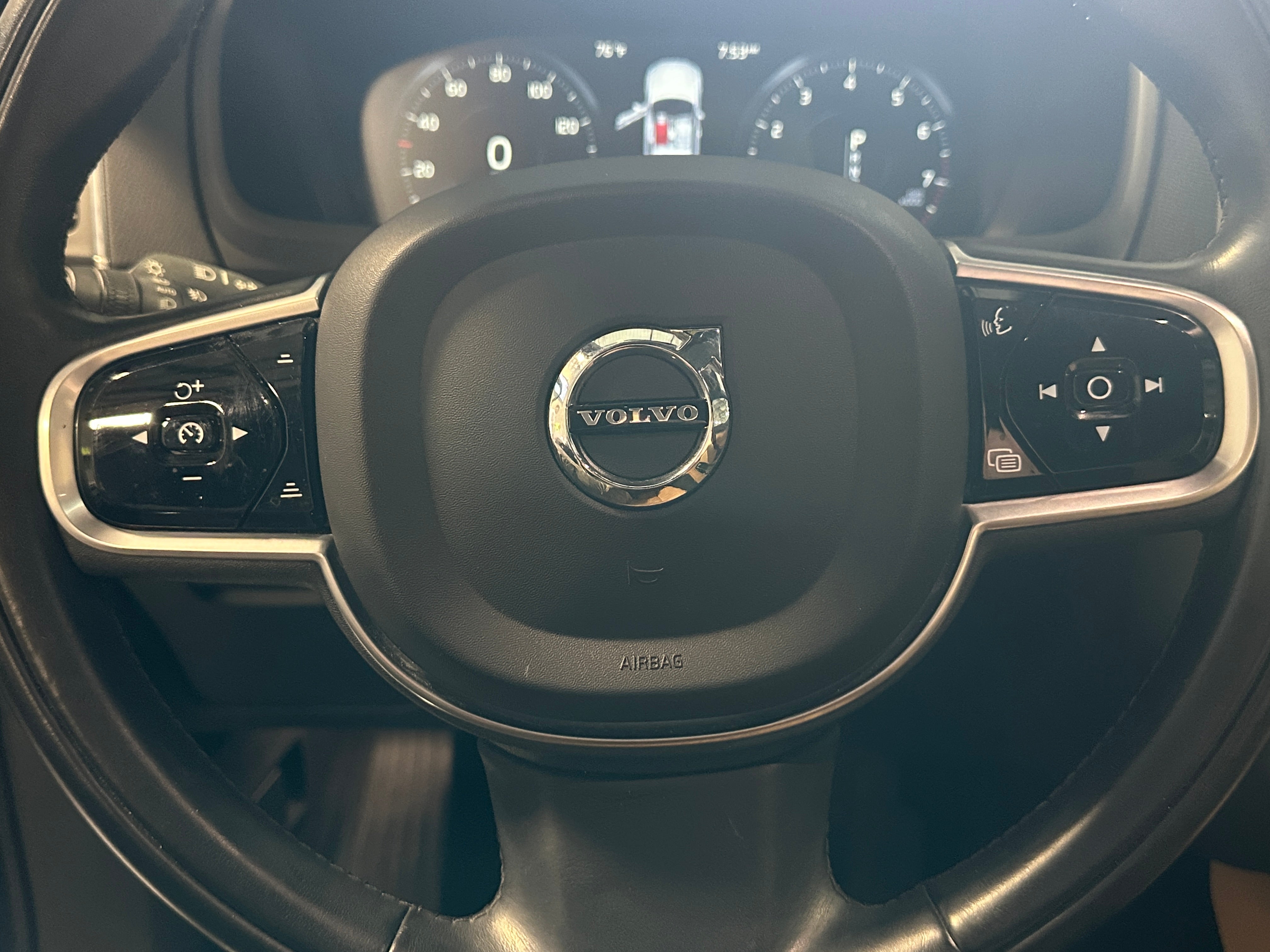 Thumbnail: 2019 Volvo XC90 - 4