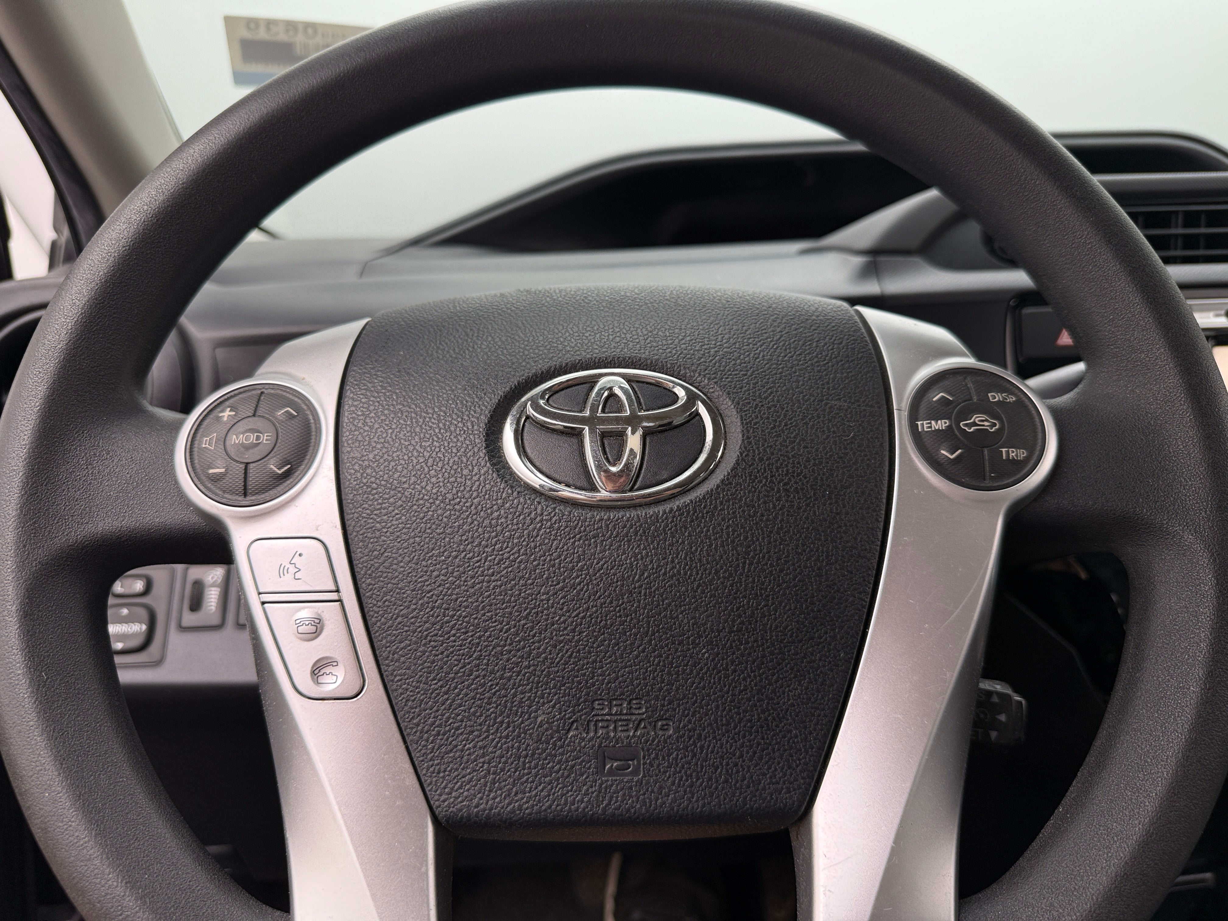 Thumbnail: 2015 Toyota Prius c - 5