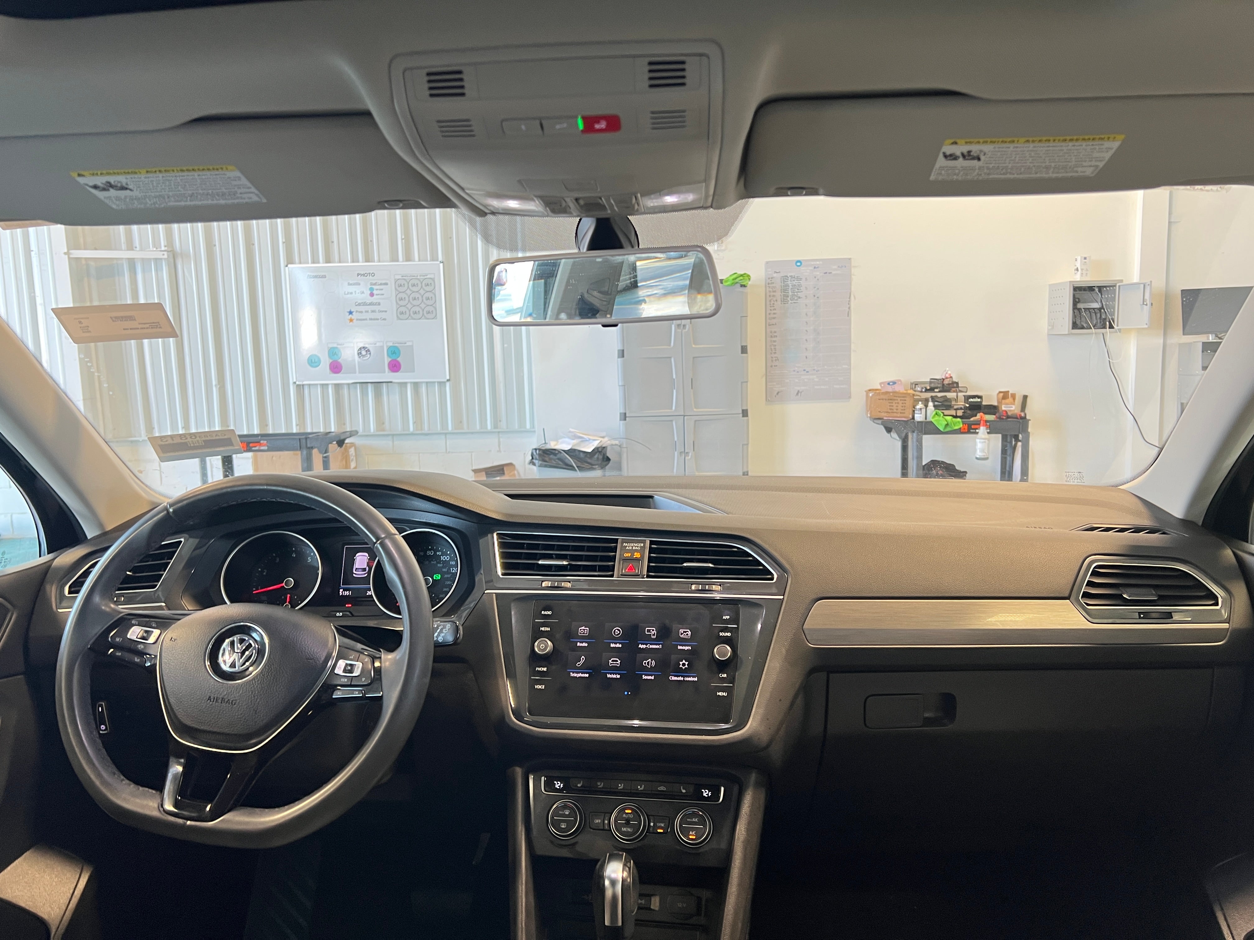 Thumbnail: 2020 Volkswagen Tiguan - 2