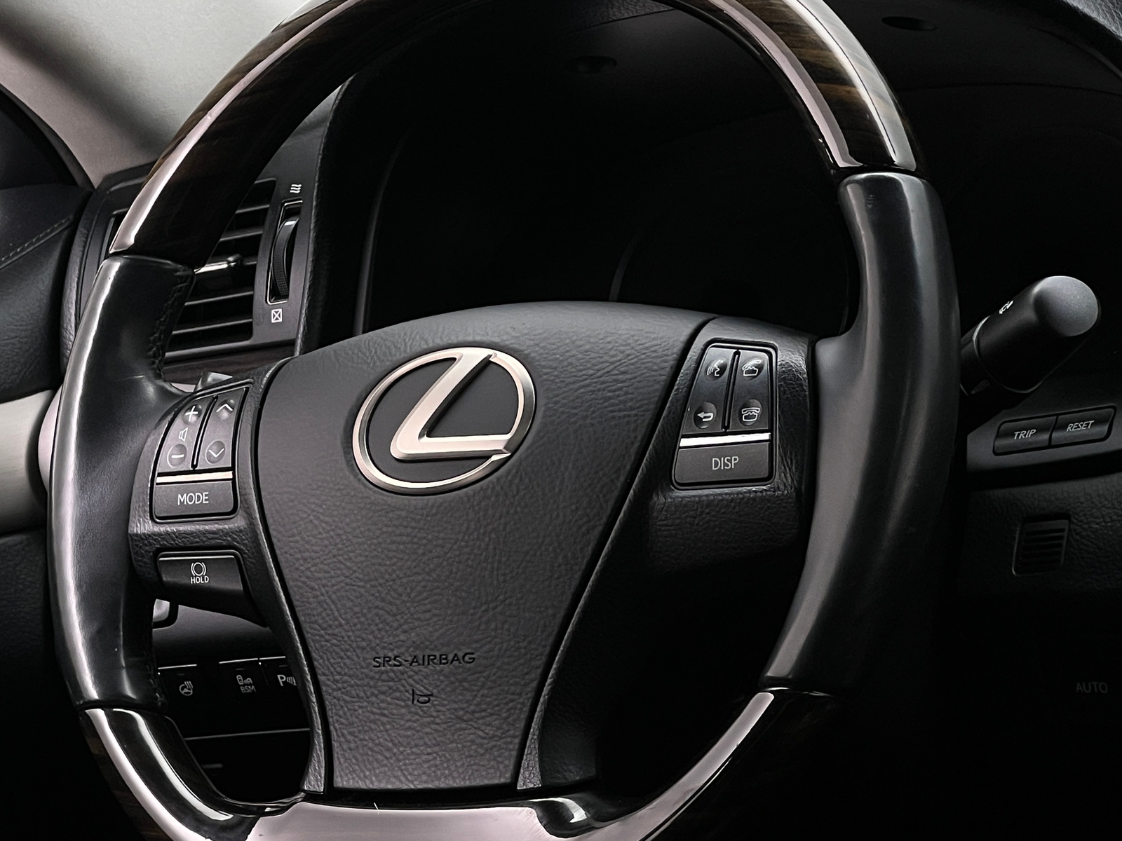 Thumbnail: 2015 Lexus LS - 4