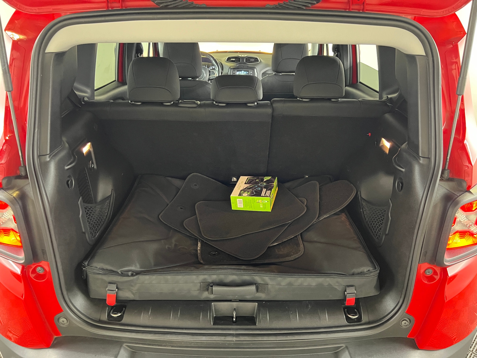 Thumbnail: 2017 Jeep Renegade - 7