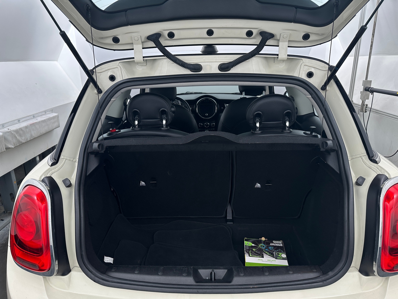 Thumbnail: 2019 MINI Cooper Hardtop - 6