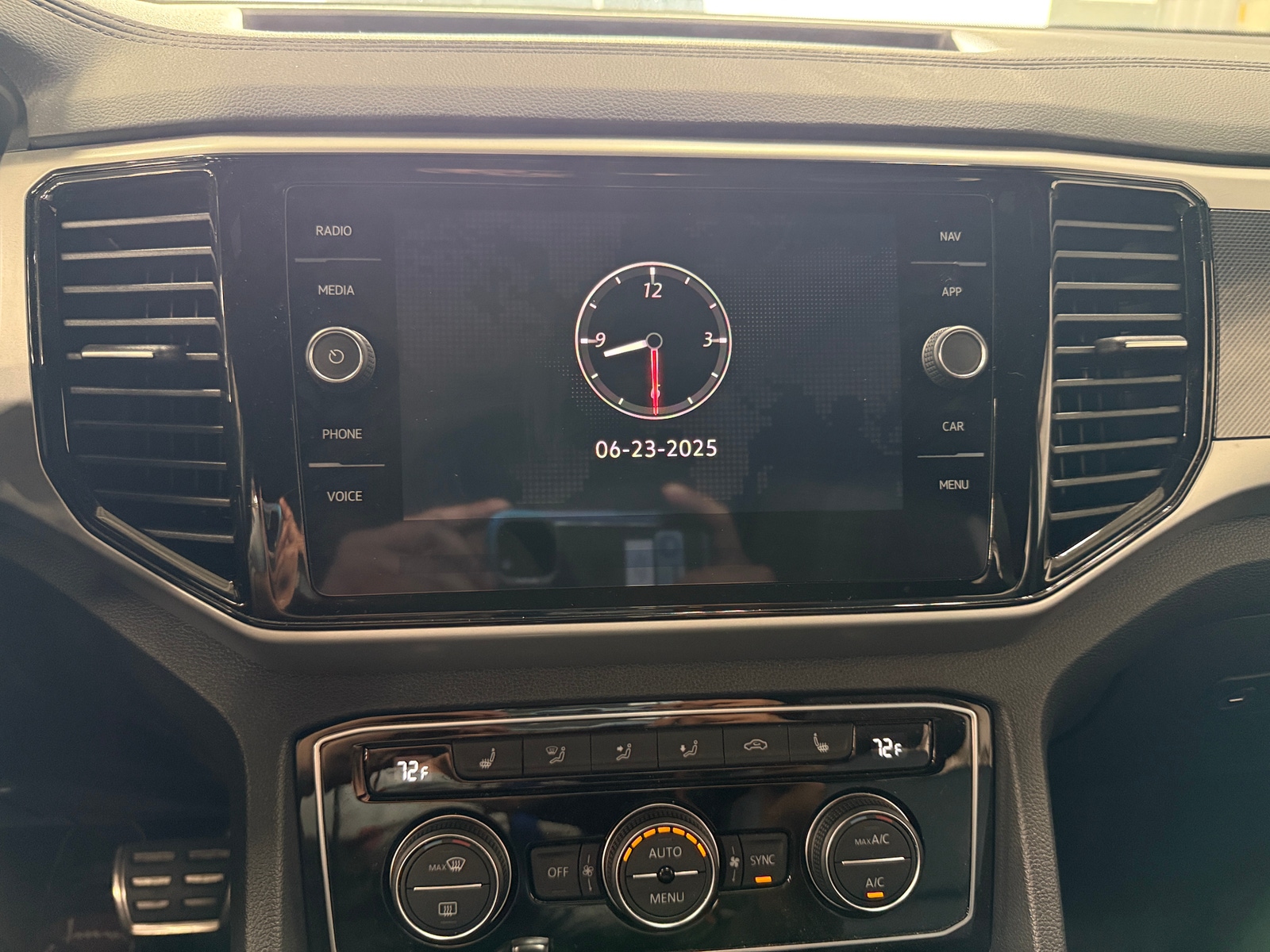 Thumbnail: 2023 Volkswagen Atlas - 3