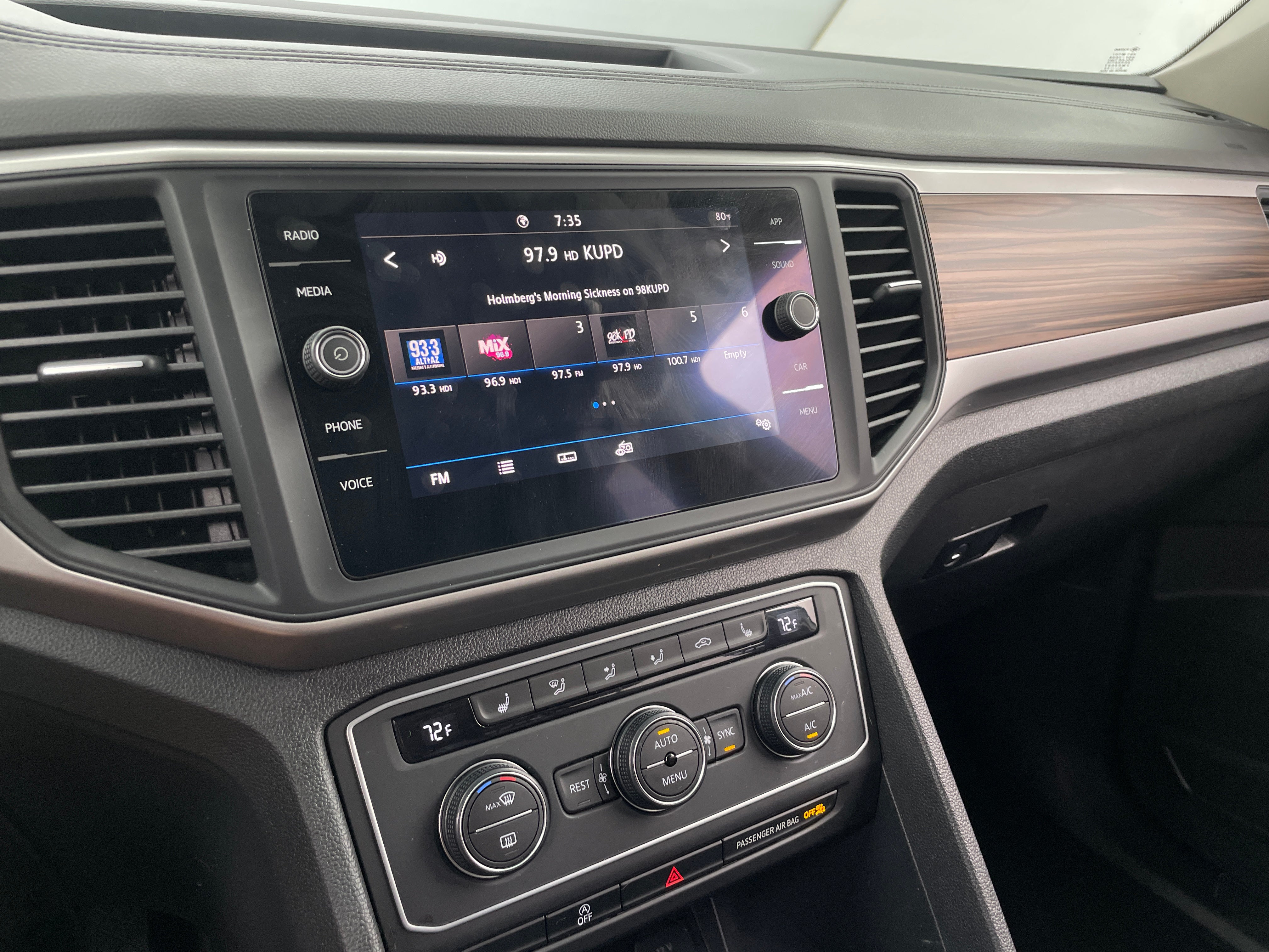 Thumbnail: 2021 Volkswagen Atlas - 3