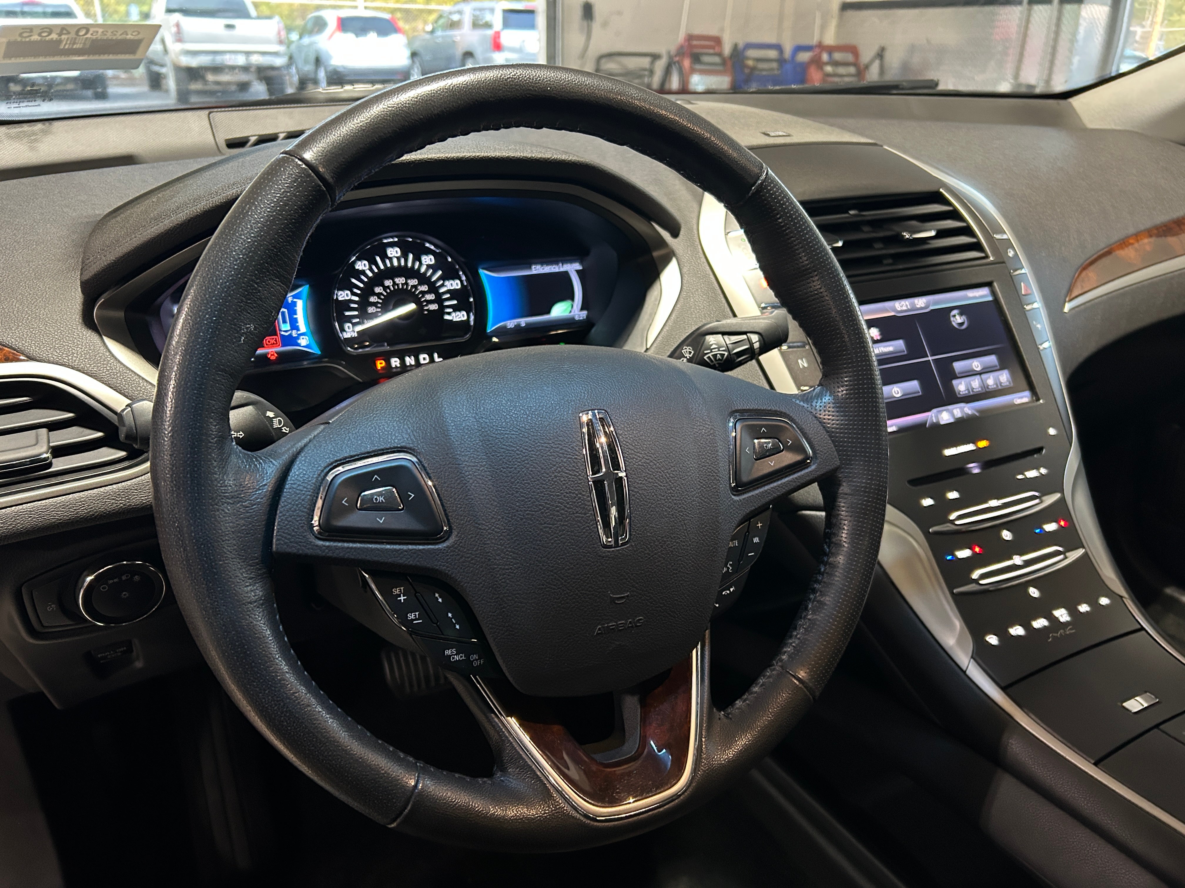 Thumbnail: 2014 Lincoln MKZ - 4
