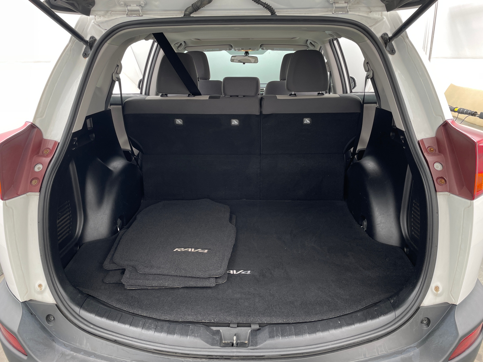 Thumbnail: 2014 Toyota RAV4 - 7