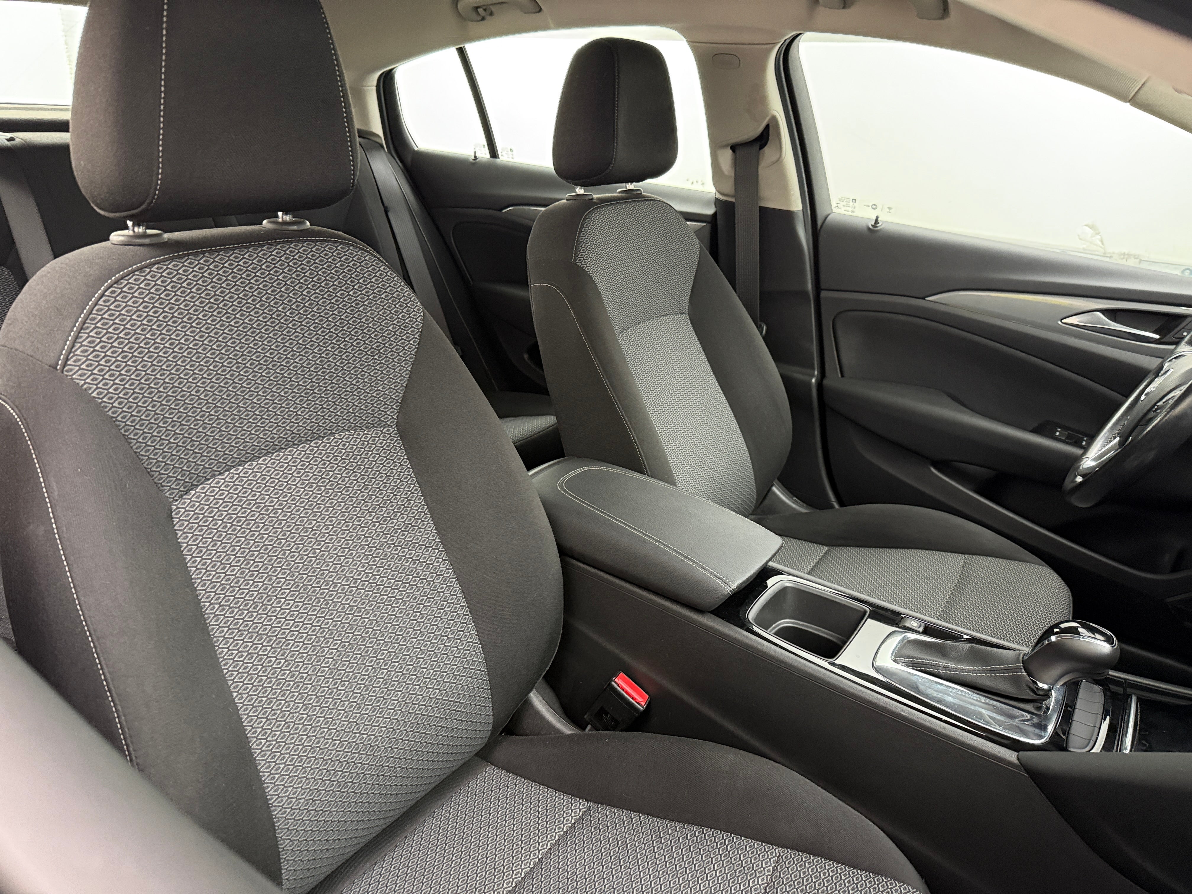 Thumbnail: 2018 Buick Regal - 2