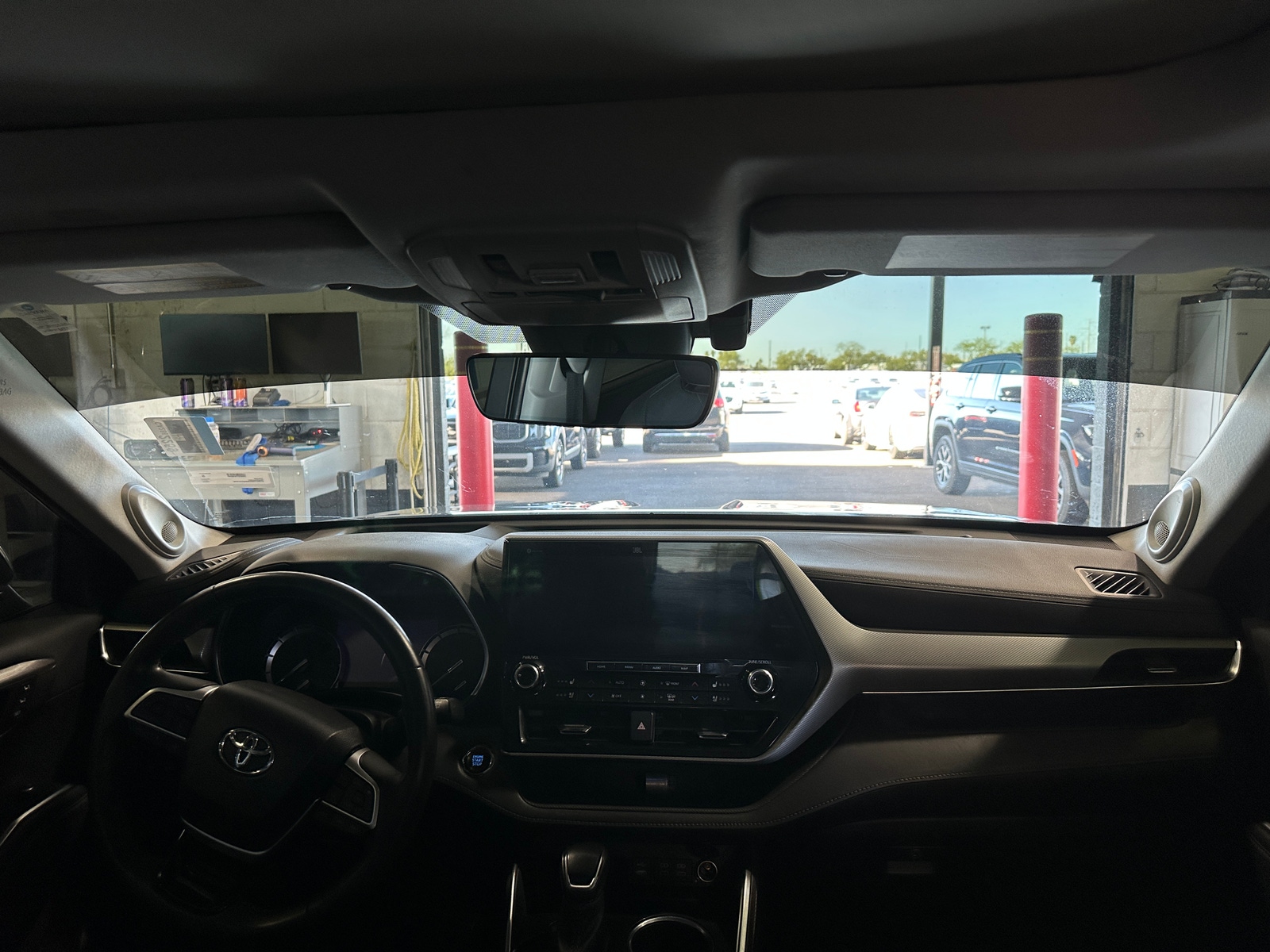 Thumbnail: 2022 Toyota Highlander - 2