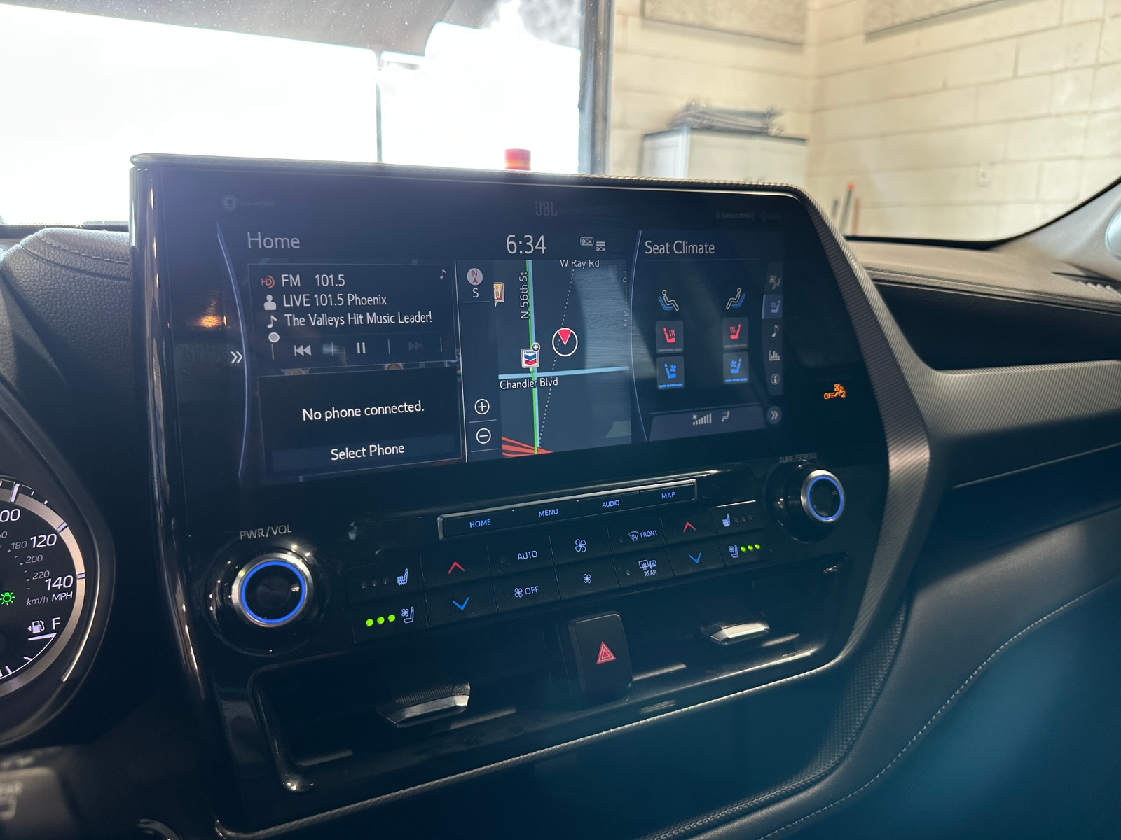 Thumbnail: 2022 Toyota Highlander - 3