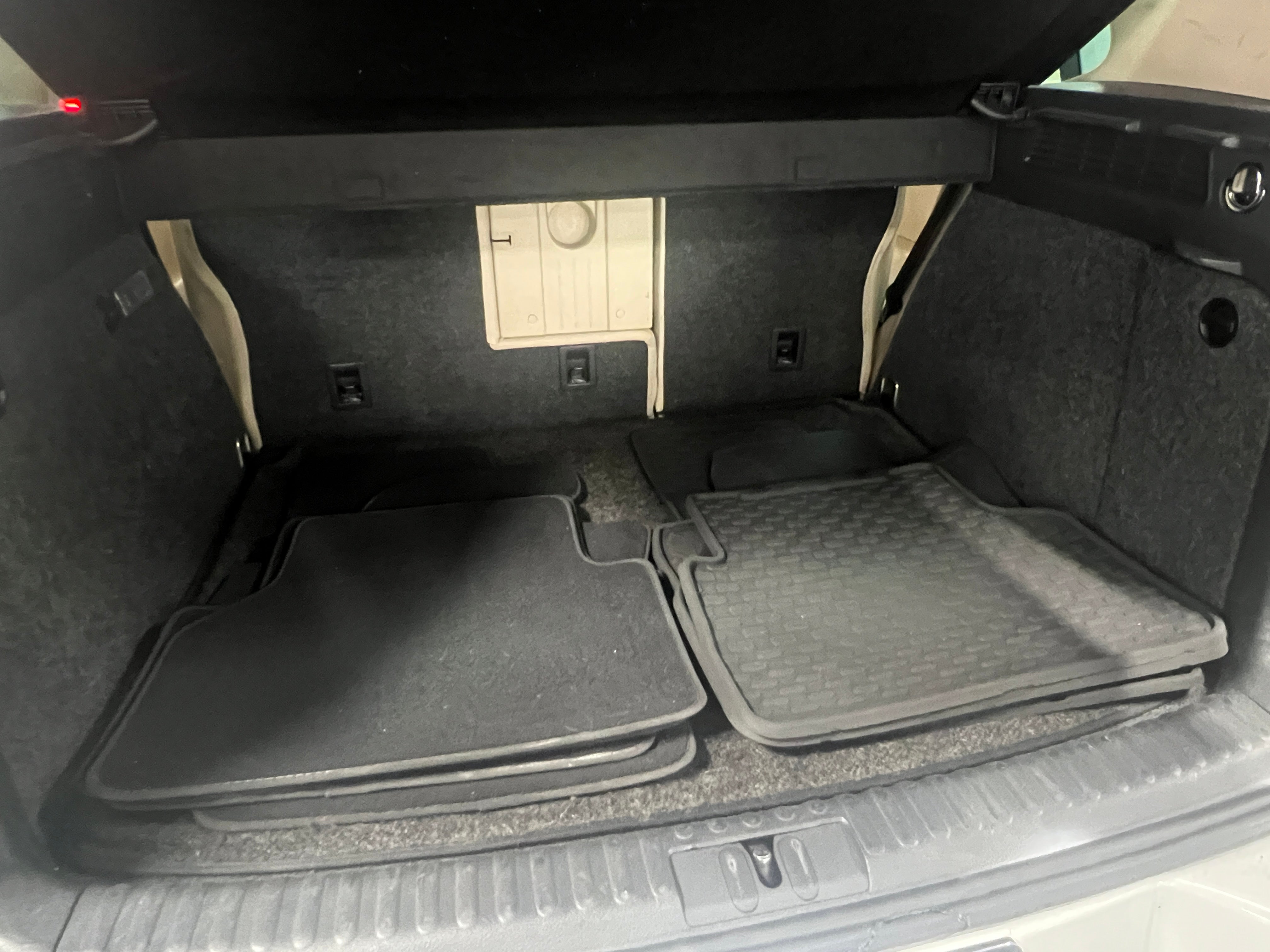 Thumbnail: 2016 Volkswagen Tiguan - 6