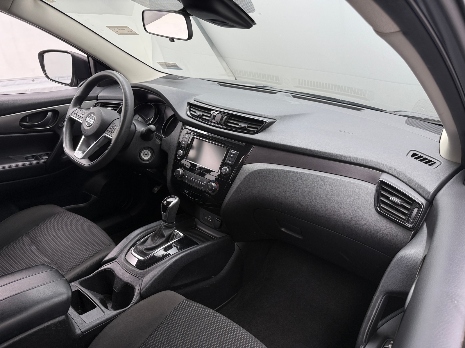 Thumbnail: 2022 Nissan Rogue Sport - 3