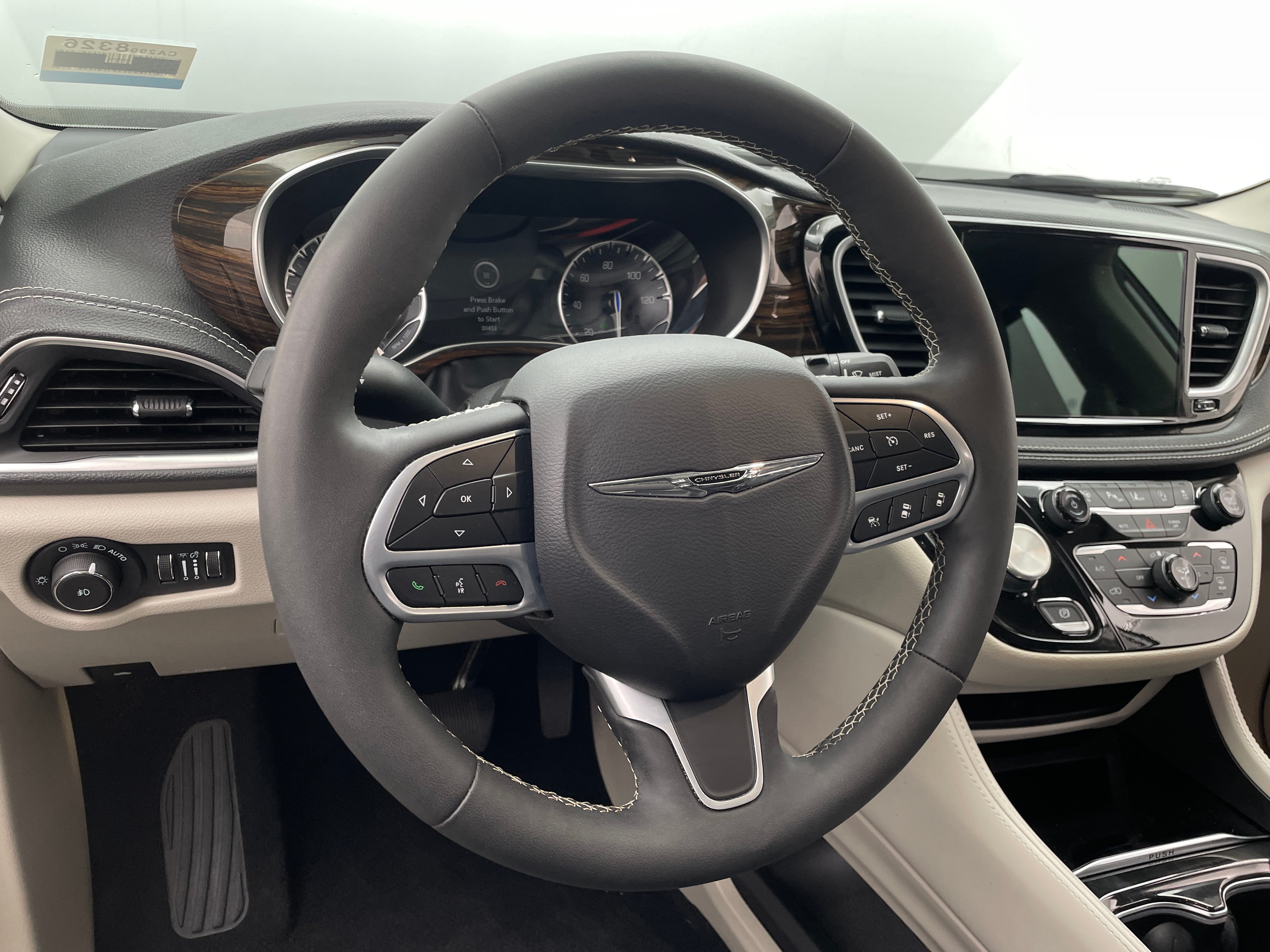 Thumbnail: 2022 Chrysler Pacifica - 4