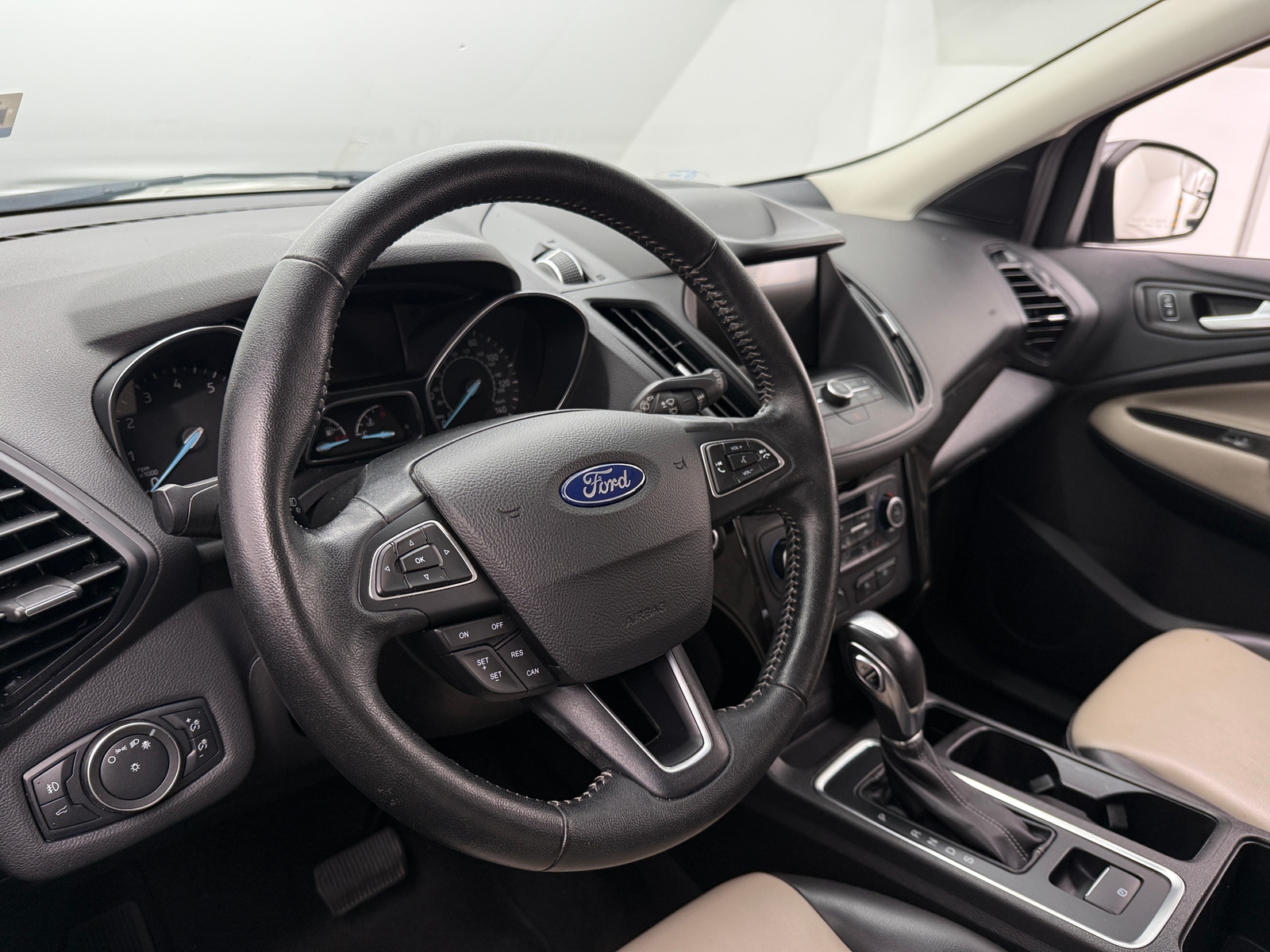 Thumbnail: 2019 Ford Escape - 4