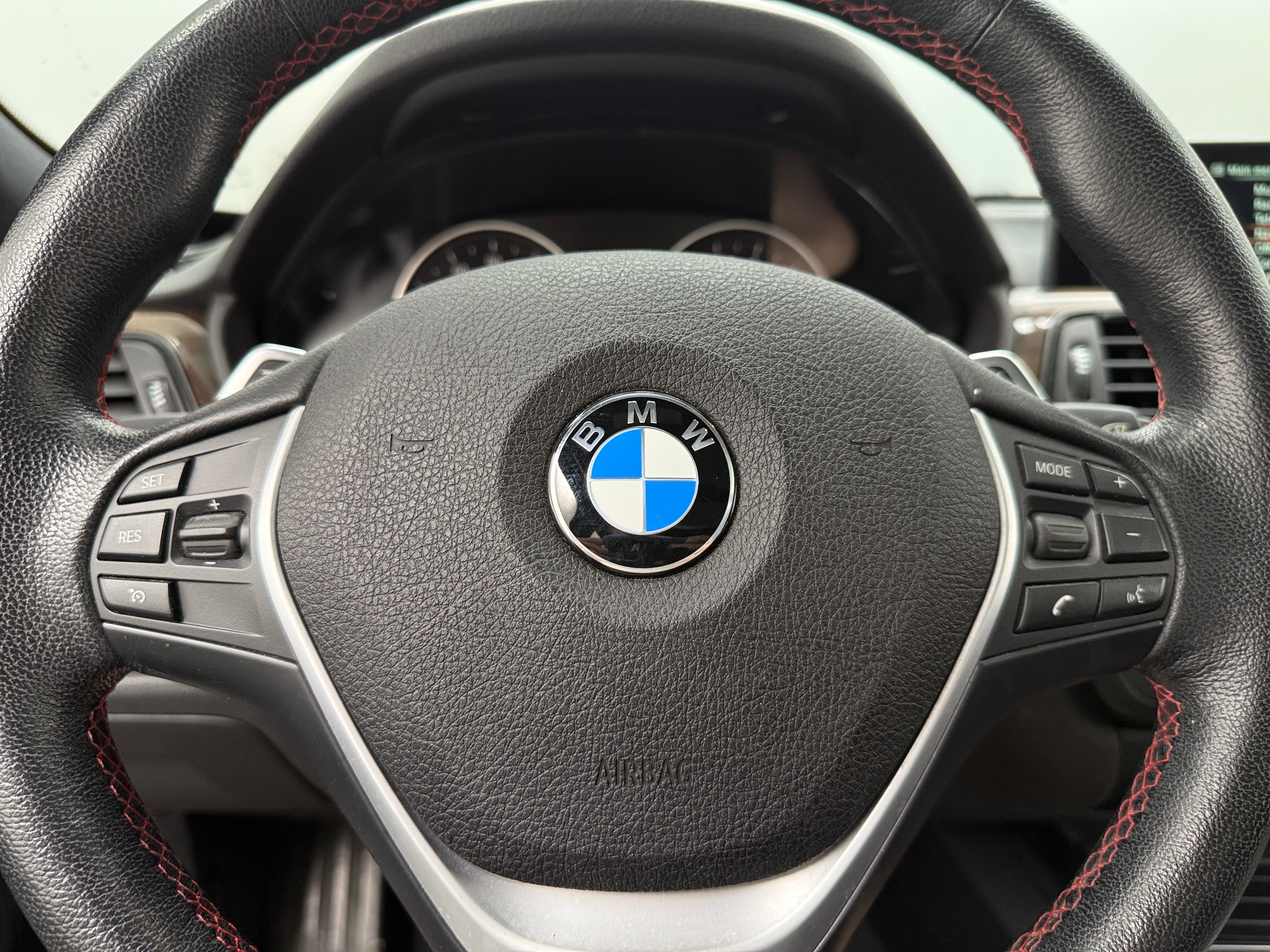 Thumbnail: 2016 BMW 3 Series - 4
