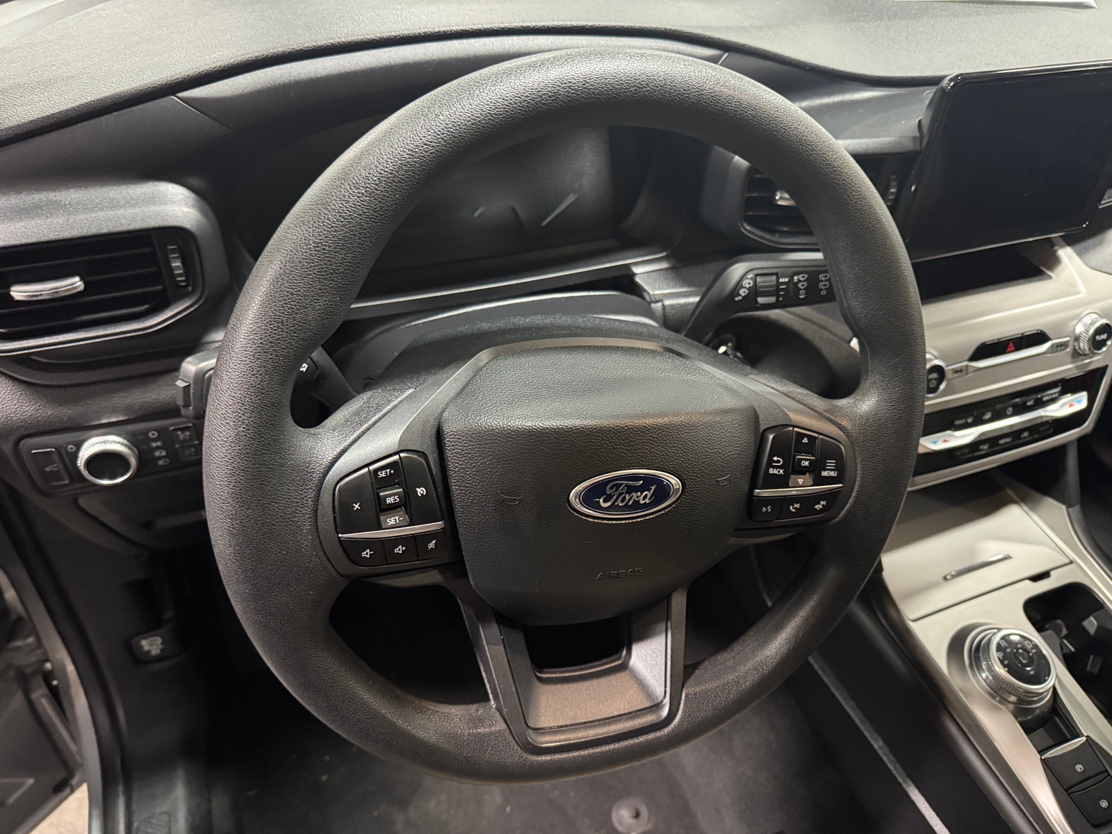 Thumbnail: 2022 Ford Explorer - 5