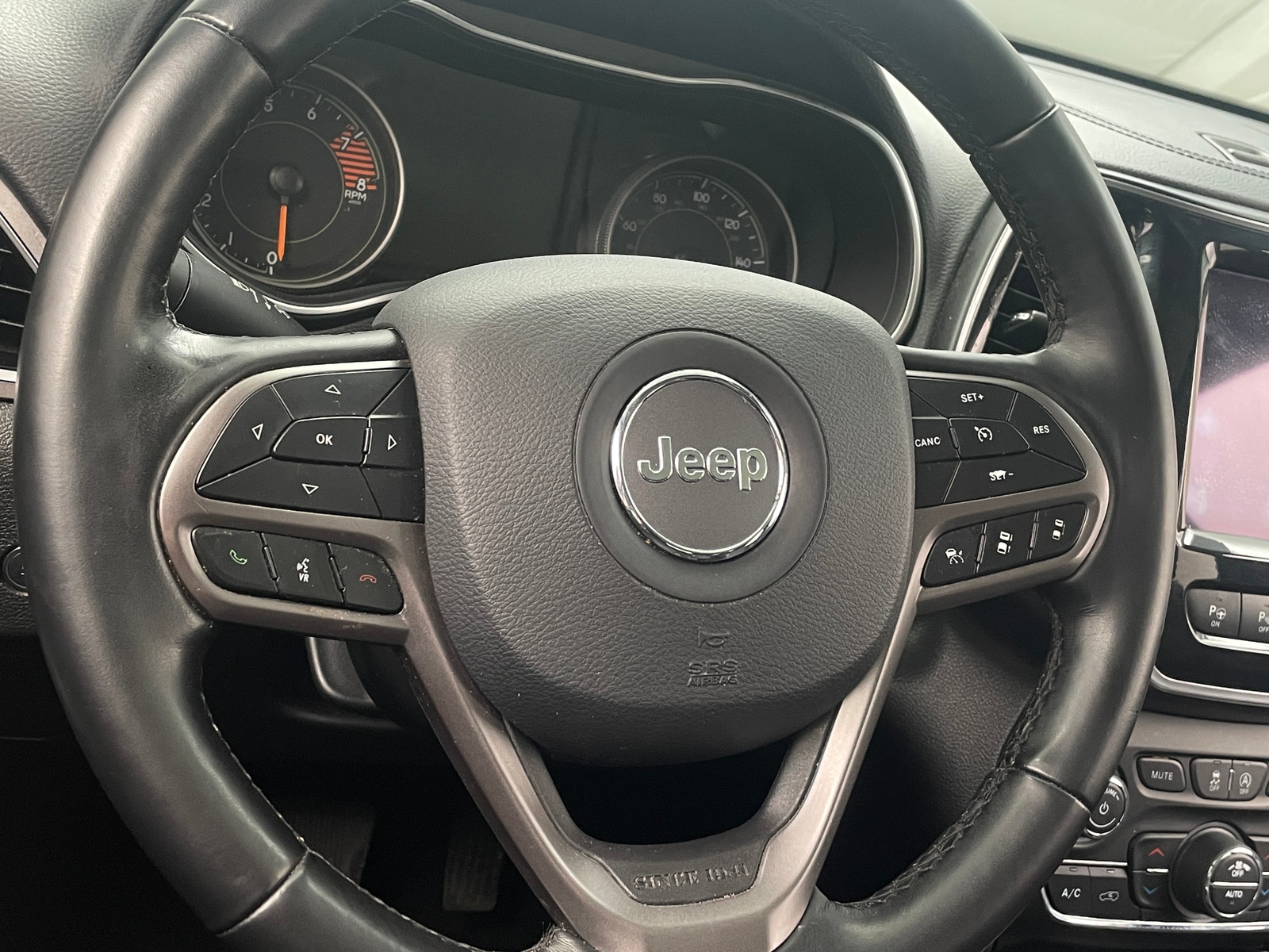 Thumbnail: 2021 Jeep Cherokee - 4