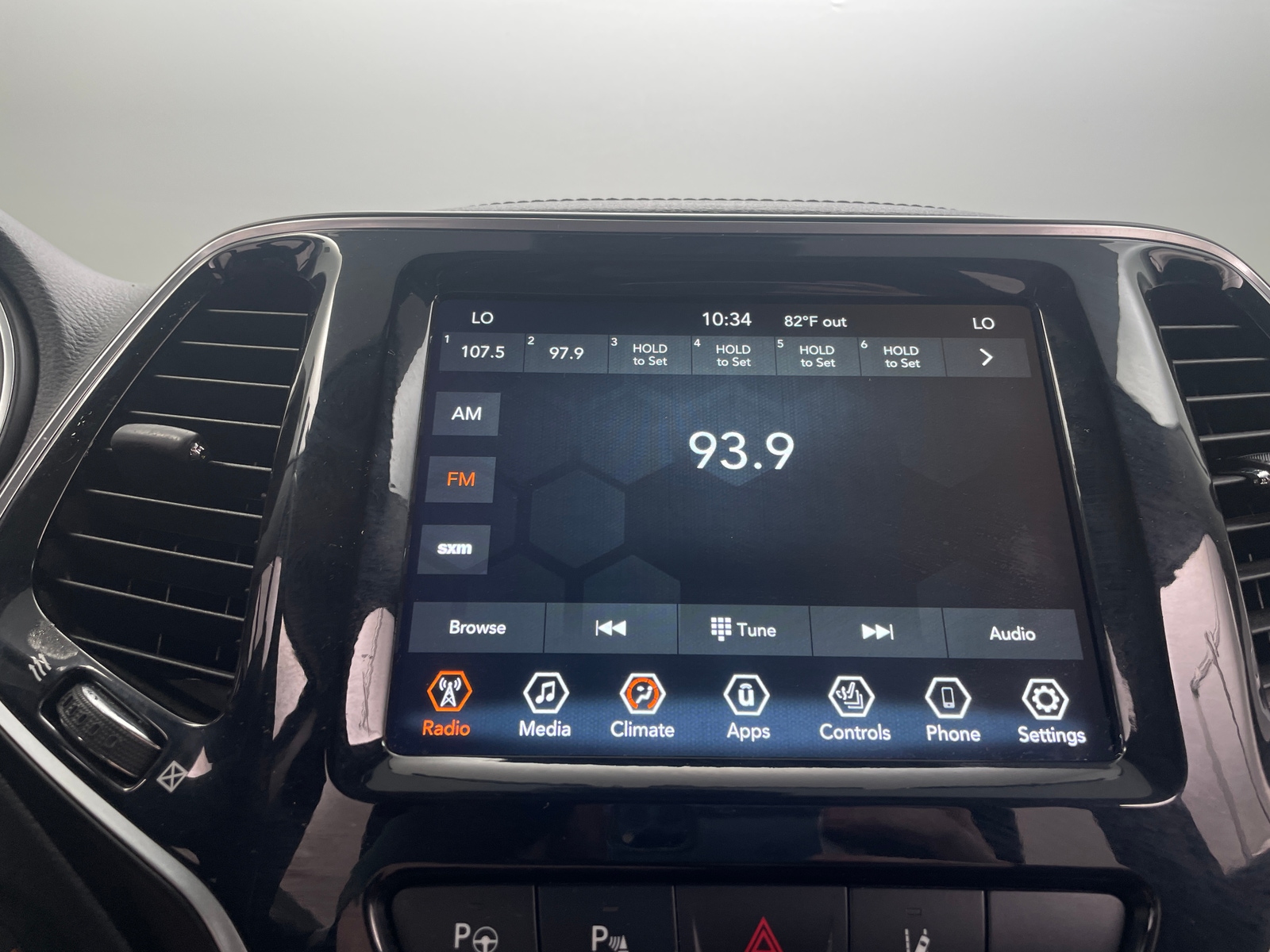 Thumbnail: 2021 Jeep Cherokee - 3