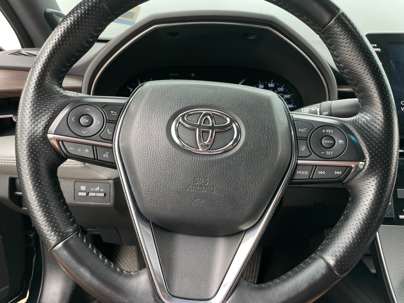 Thumbnail: 2021 Toyota Avalon - 4