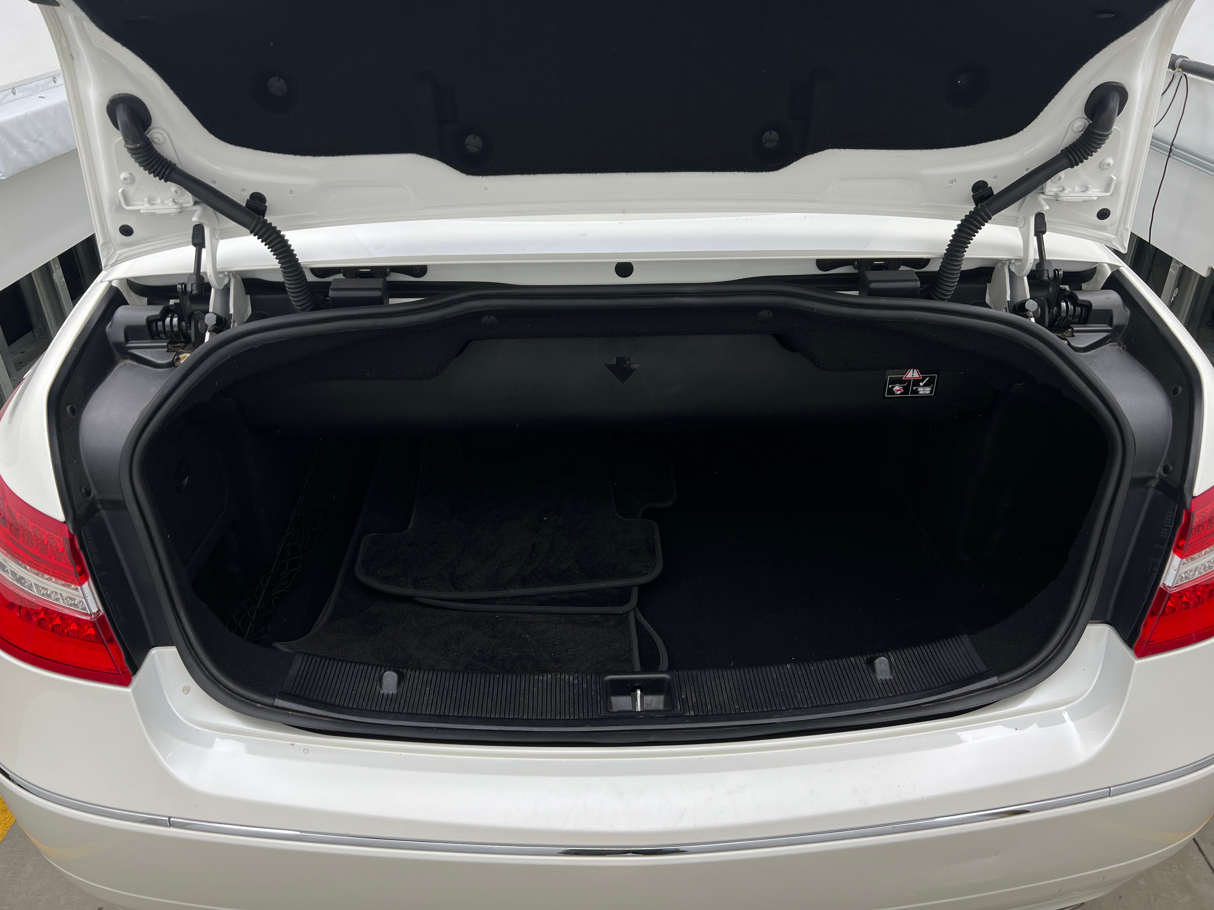 Thumbnail: 2011 Mercedes-Benz E-Class - 7