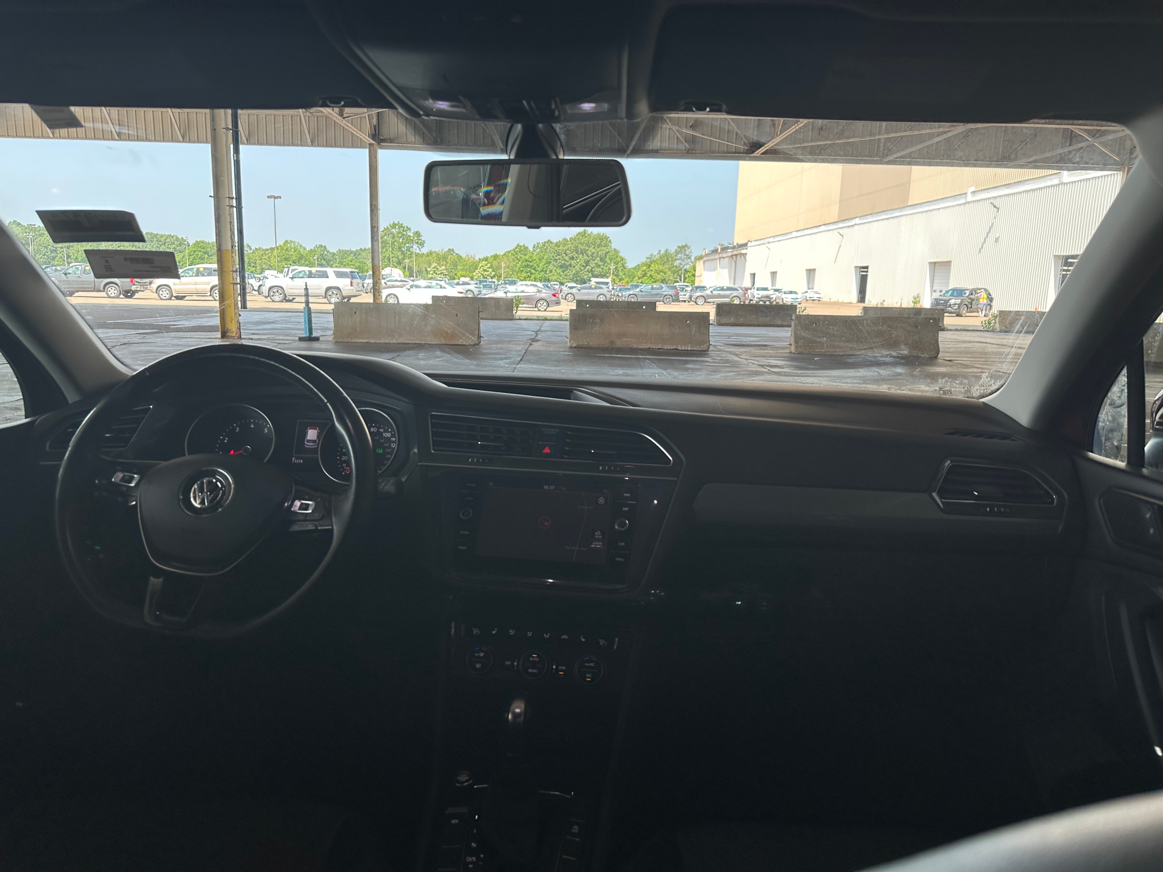 Thumbnail: 2018 Volkswagen Tiguan - 2