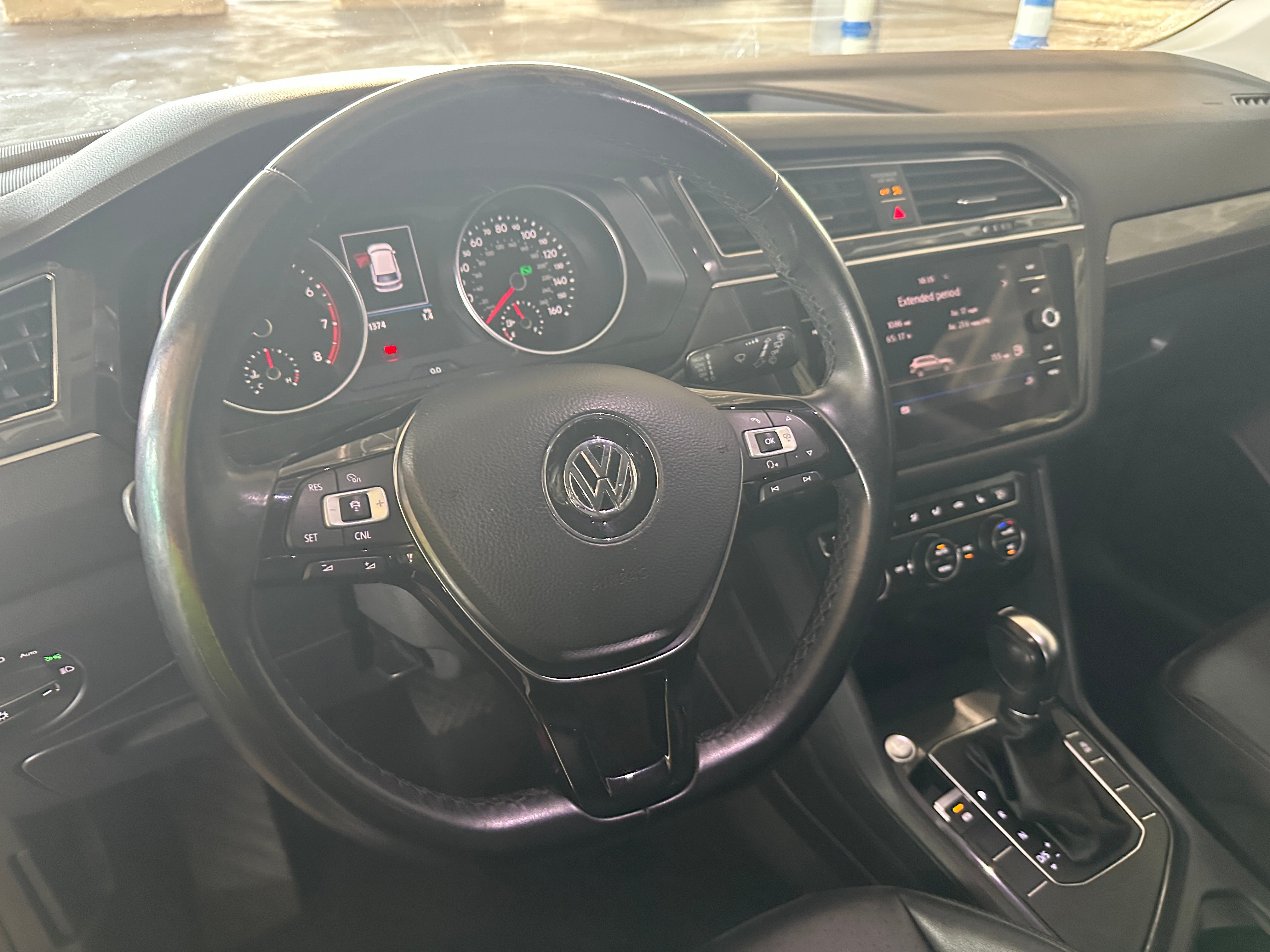 Thumbnail: 2018 Volkswagen Tiguan - 4