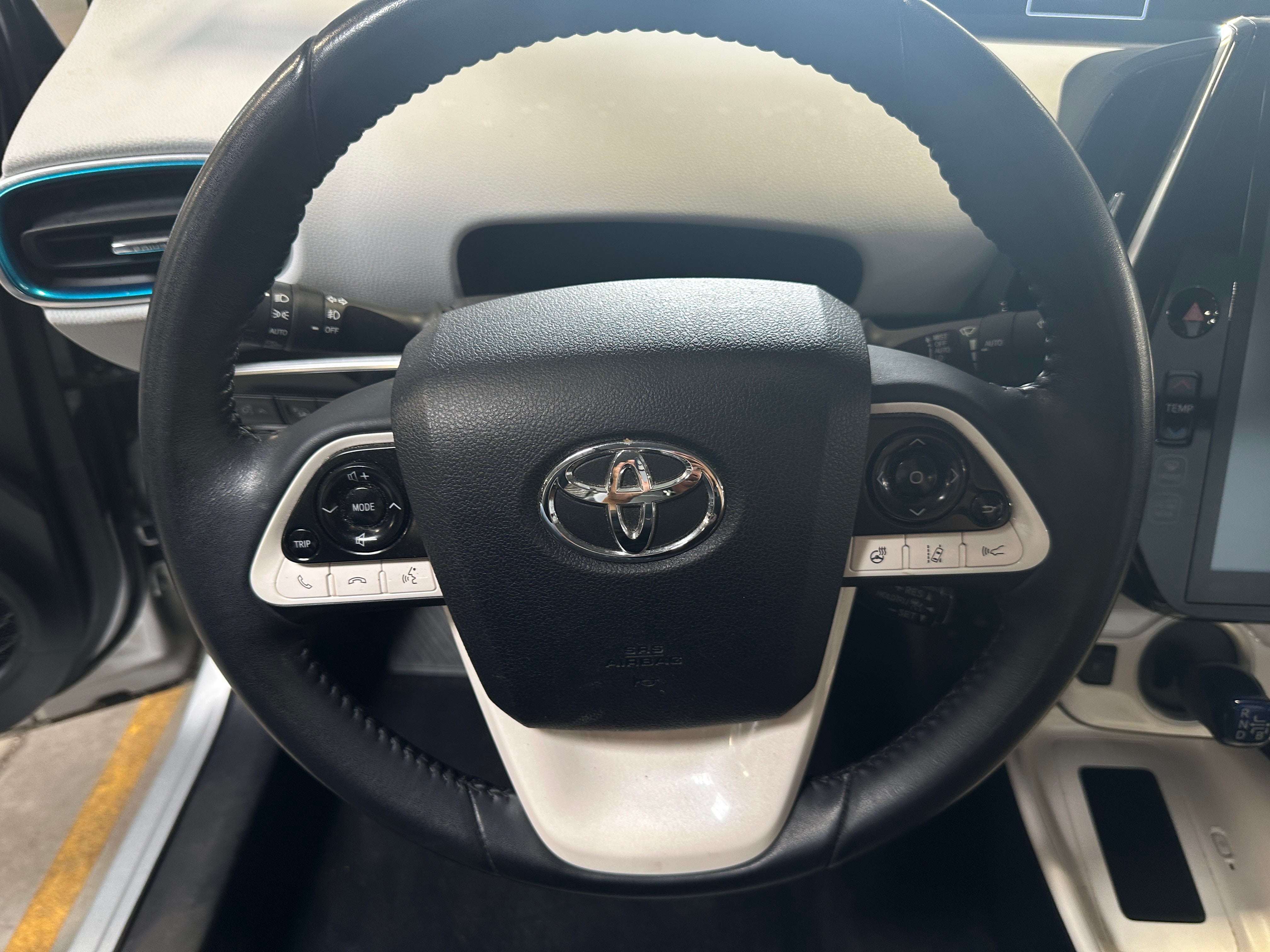 Thumbnail: 2017 Toyota Prius Prime - 4