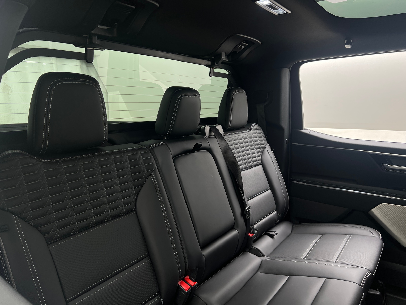 Thumbnail: 2025 GMC Sierra EV - 5