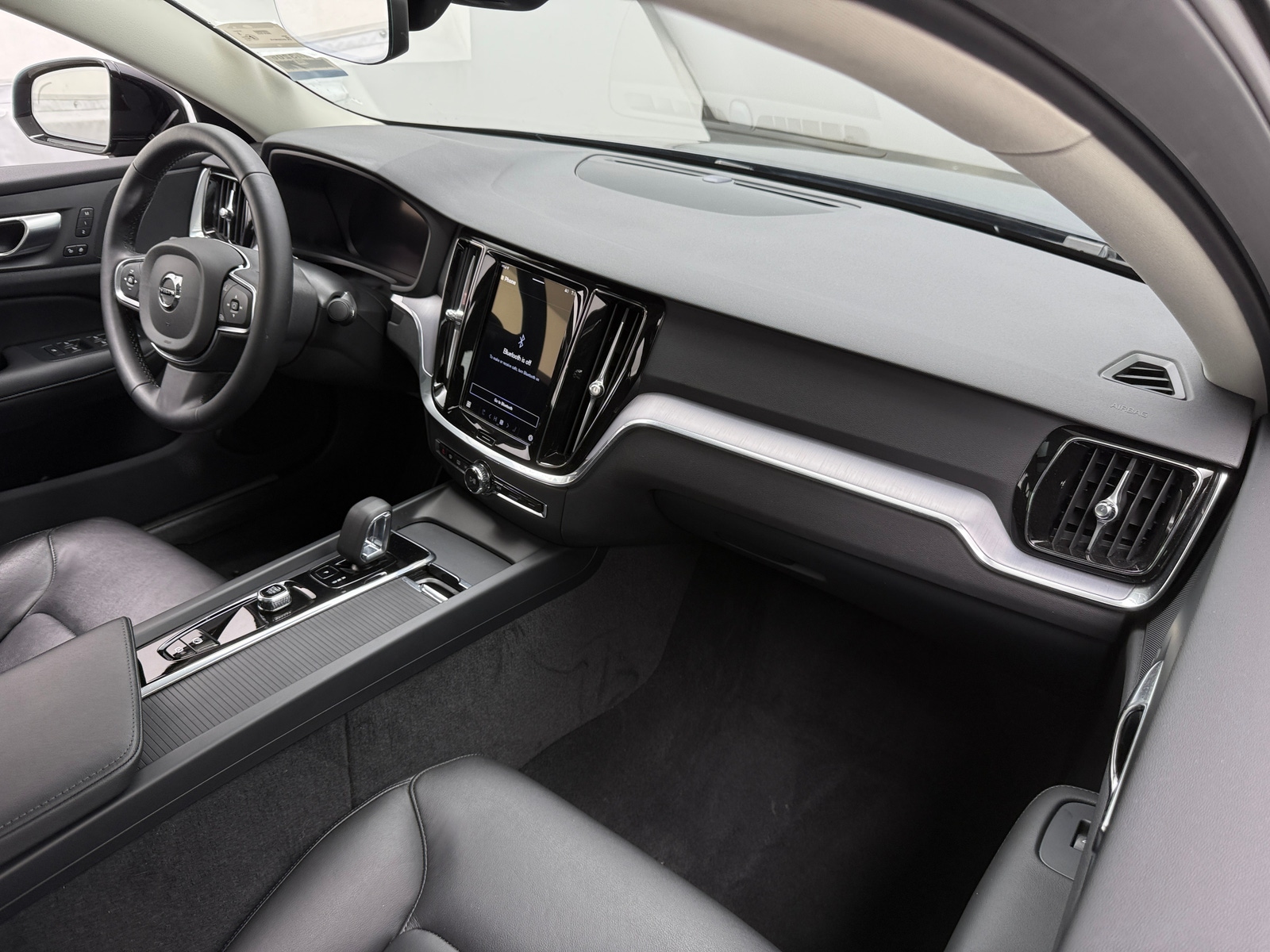 Thumbnail: 2025 Volvo S60 - 2