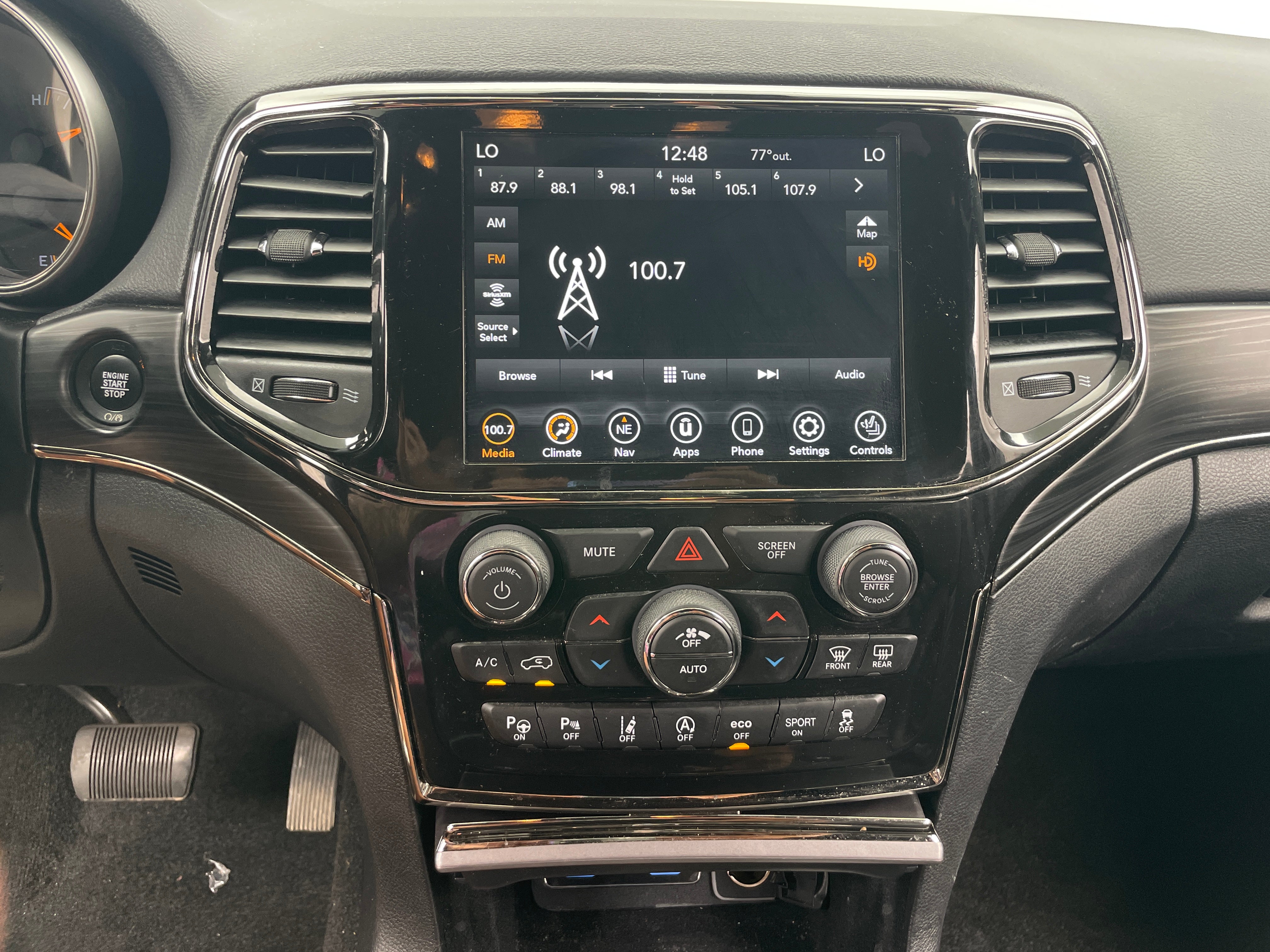 Thumbnail: 2021 Jeep Grand Cherokee - 3