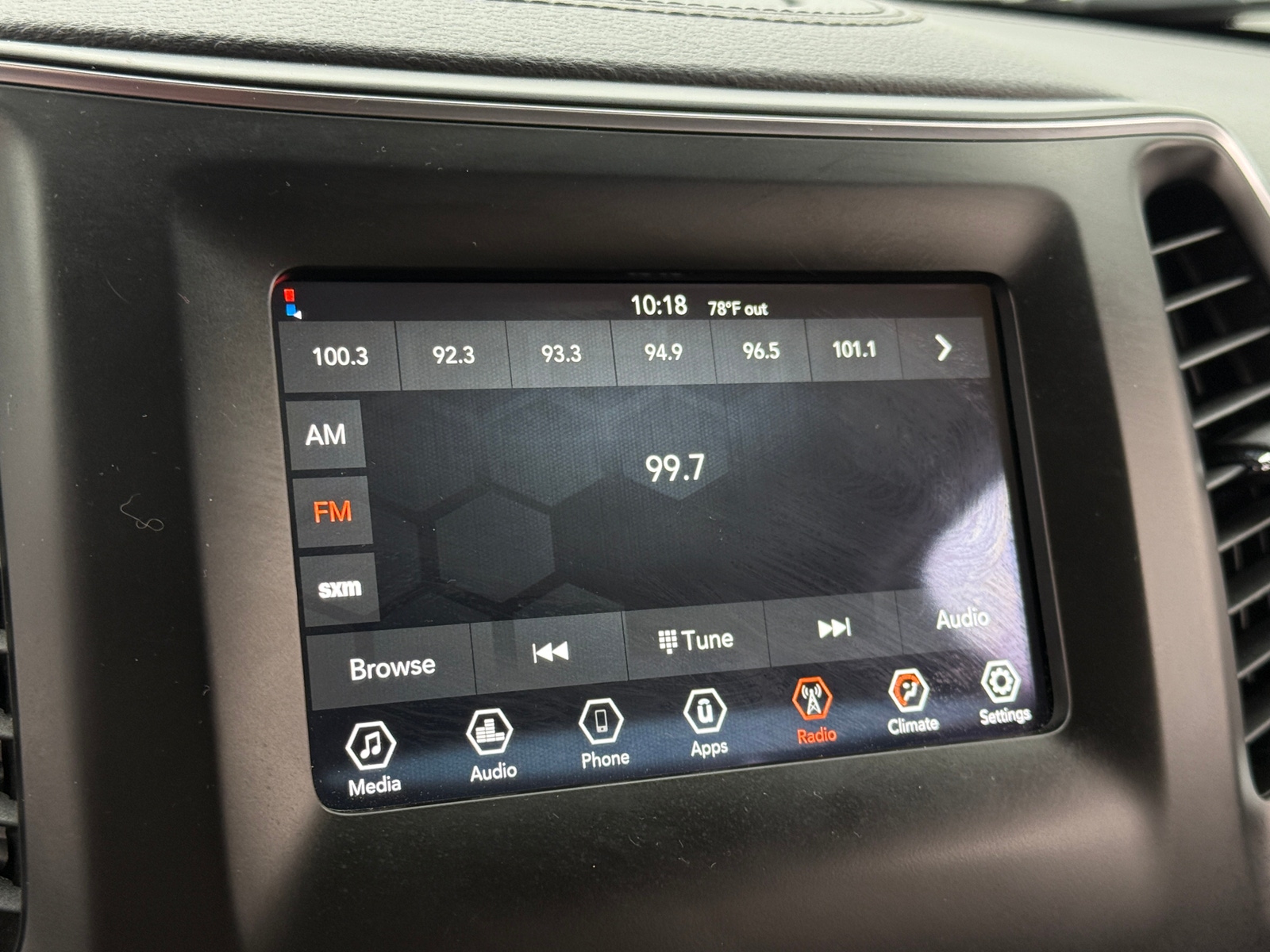 Thumbnail: 2019 Jeep Cherokee - 4
