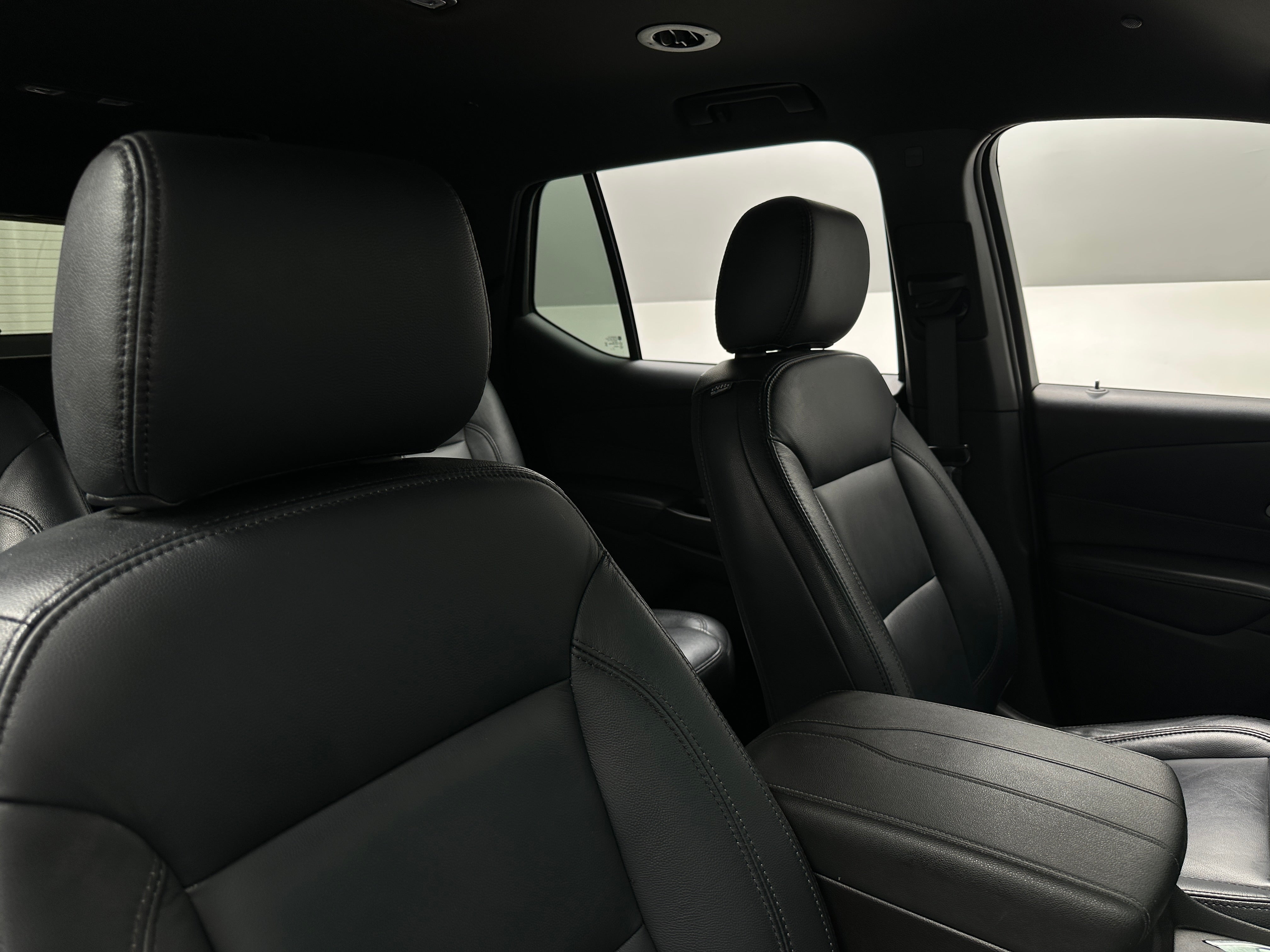 Thumbnail: 2022 Chevrolet Traverse - 2
