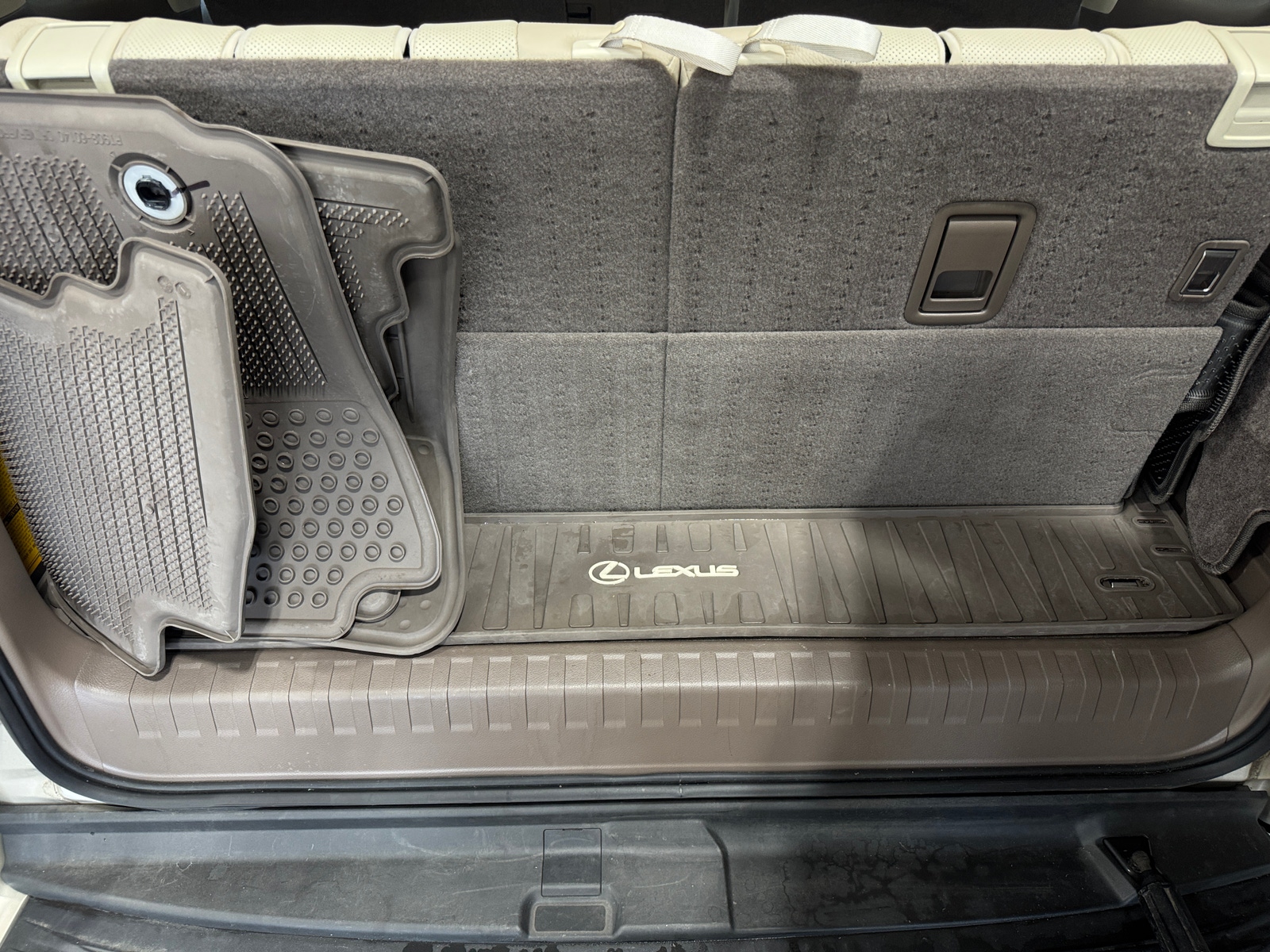 Thumbnail: 2016 Lexus GX - 7