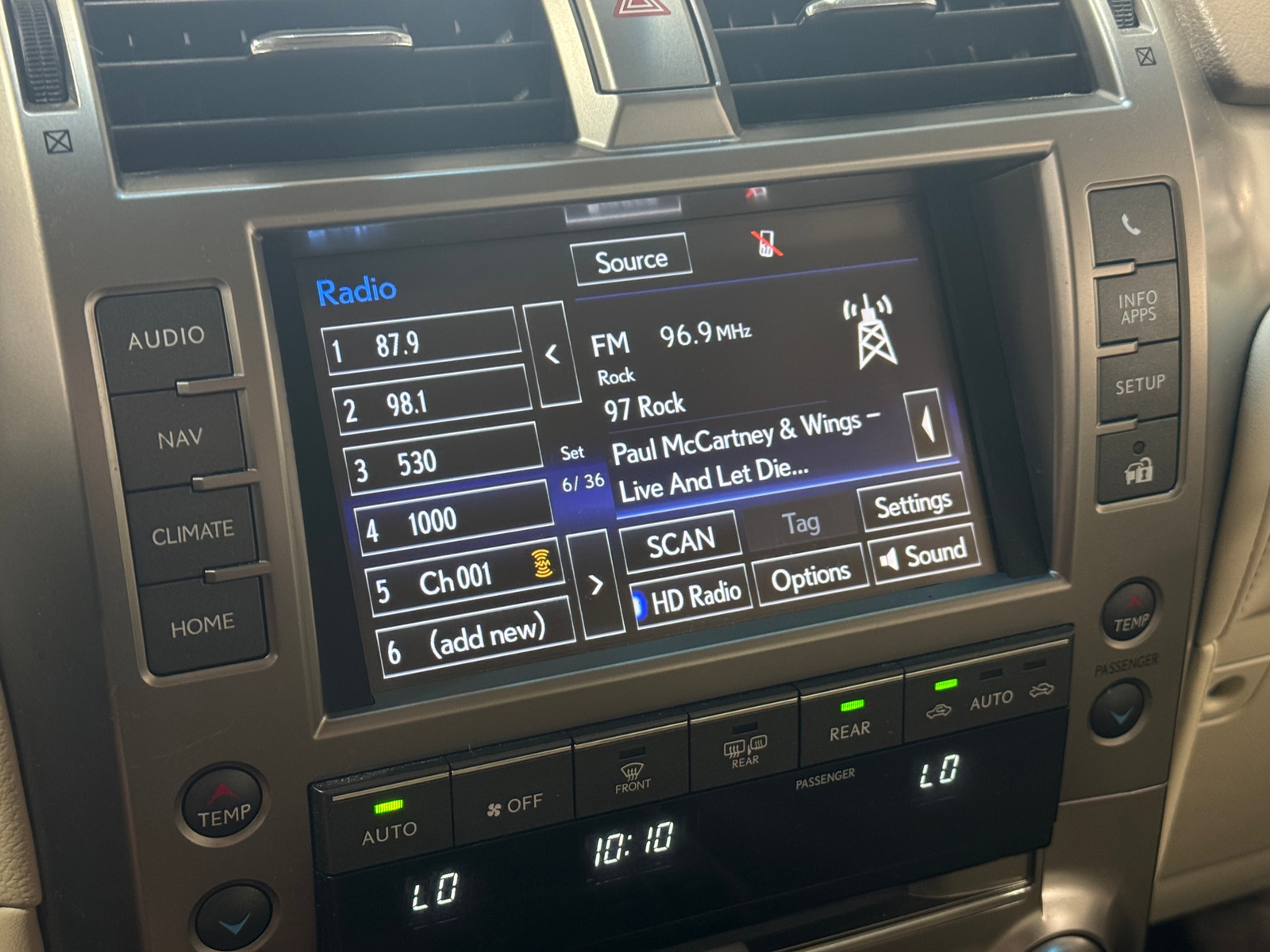 Thumbnail: 2016 Lexus GX - 4