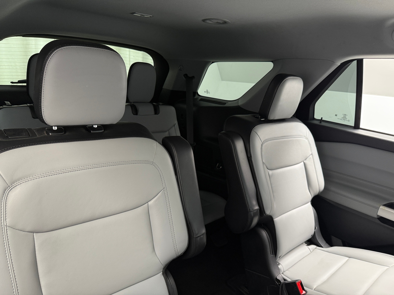 Thumbnail: 2021 Ford Explorer - 6