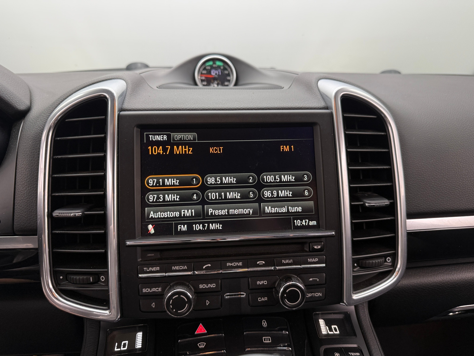 Thumbnail: 2012 Porsche Cayenne - 3