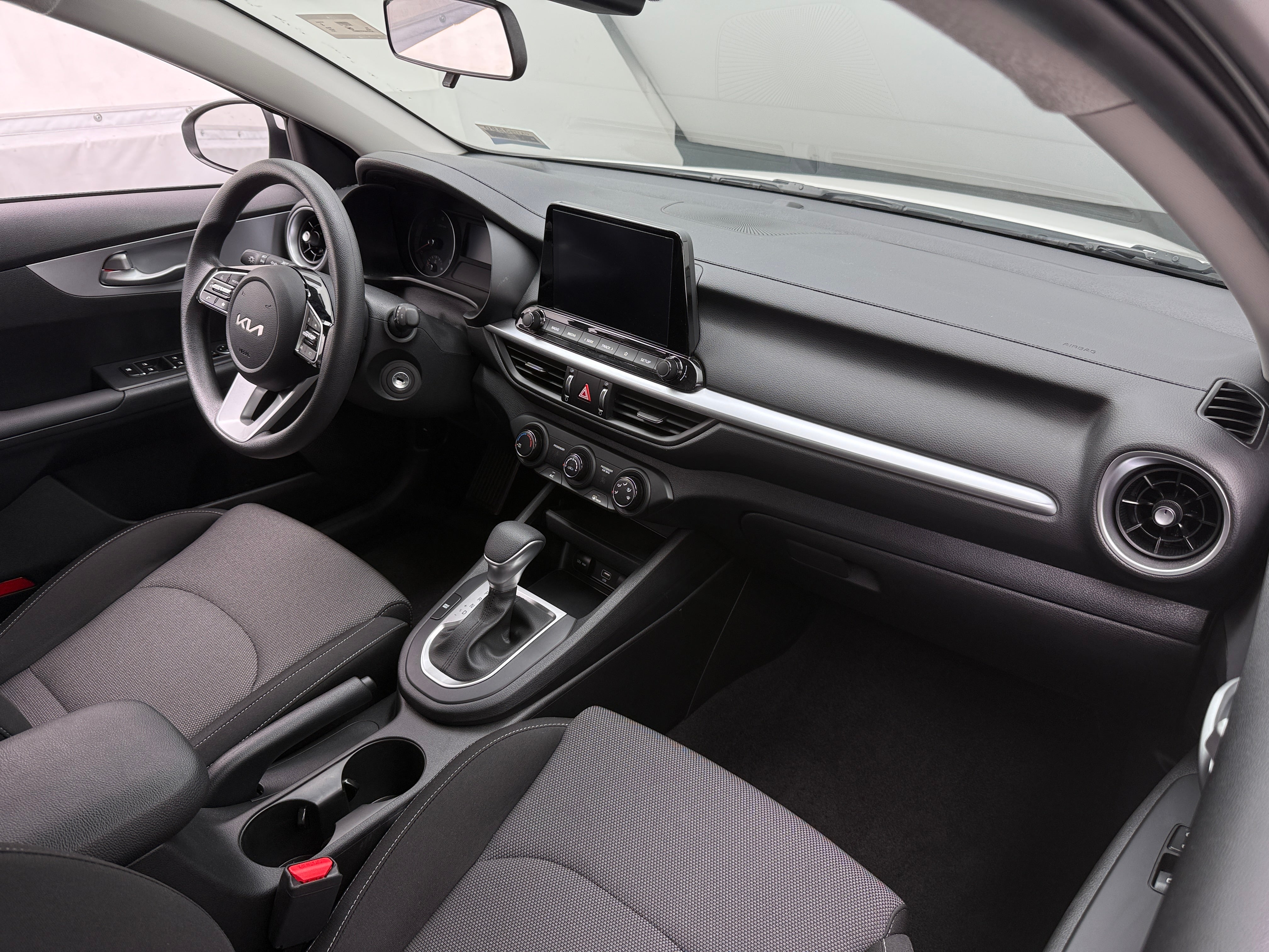 Thumbnail: 2024 Kia Forte - 3