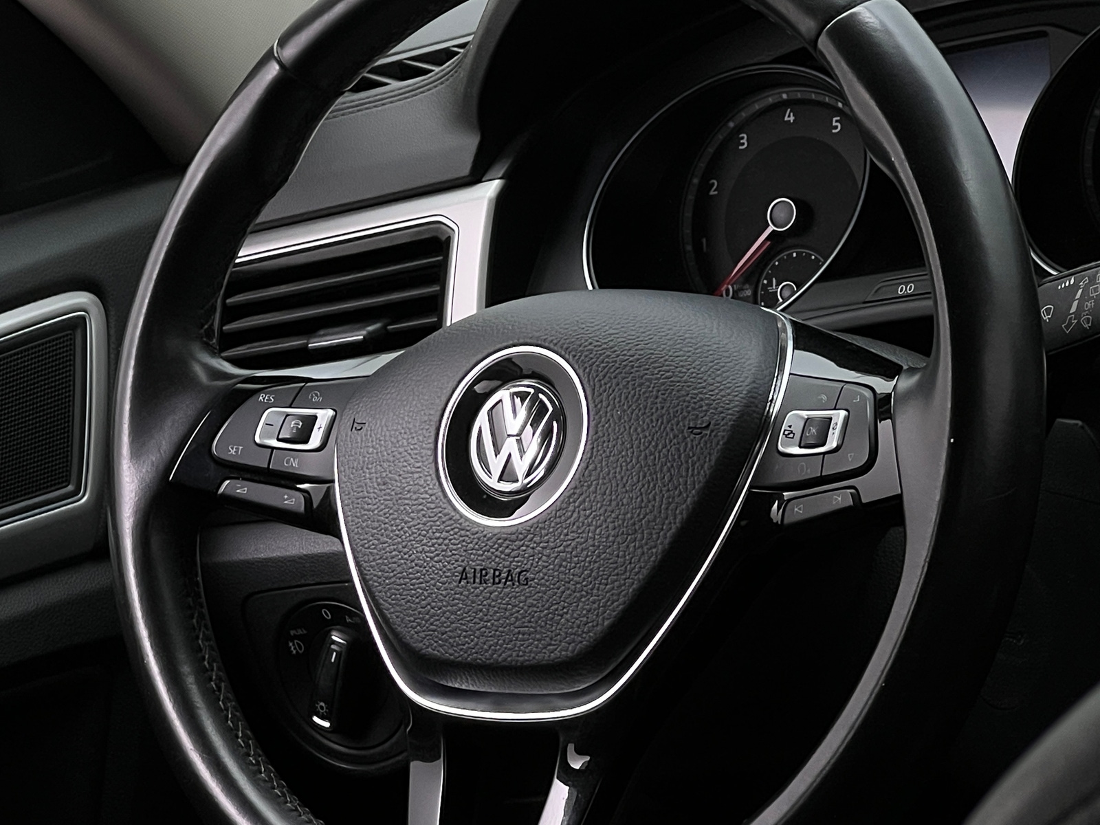 Thumbnail: 2018 Volkswagen Atlas - 4
