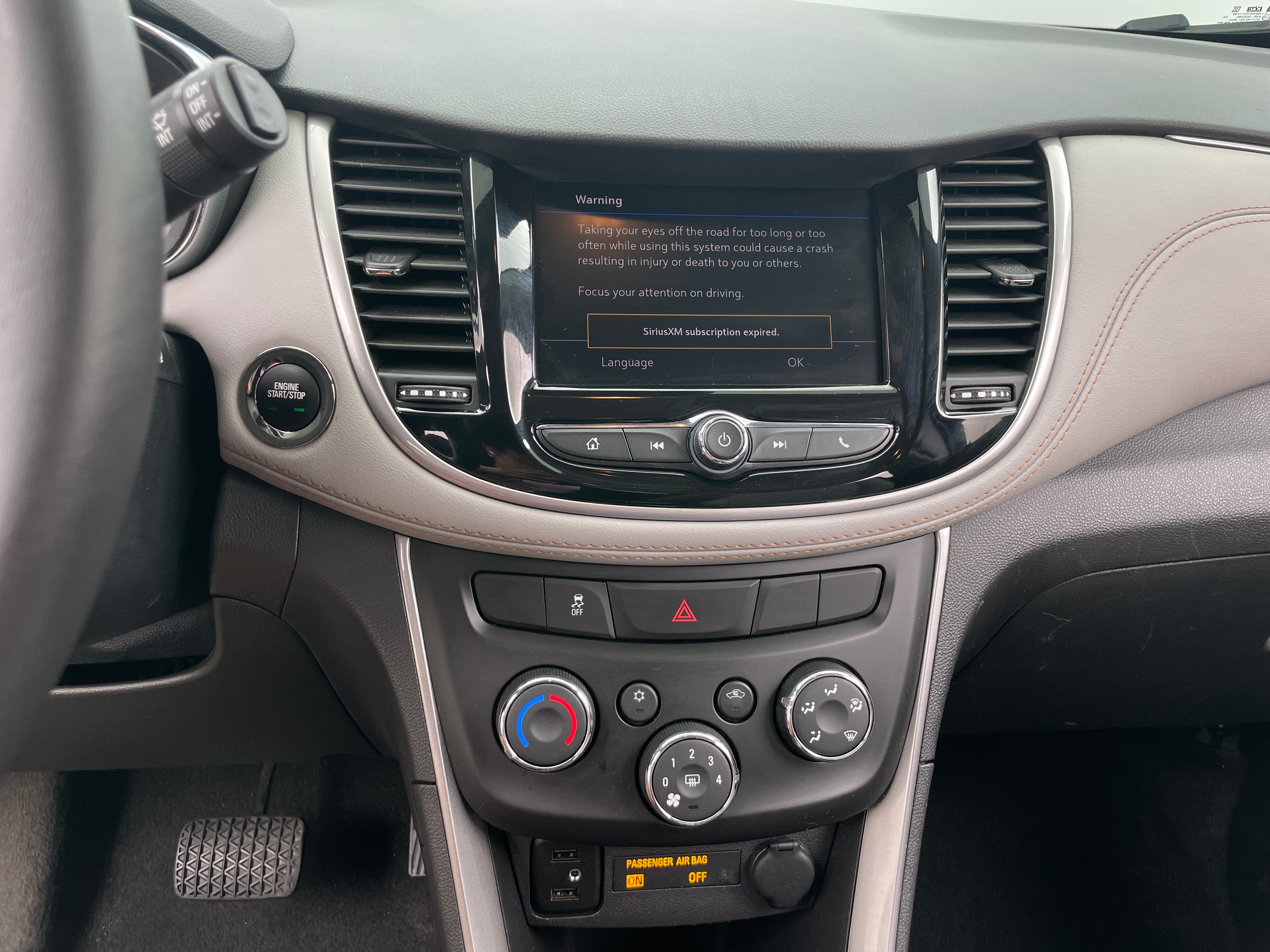 Thumbnail: 2021 Chevrolet Trax - 3