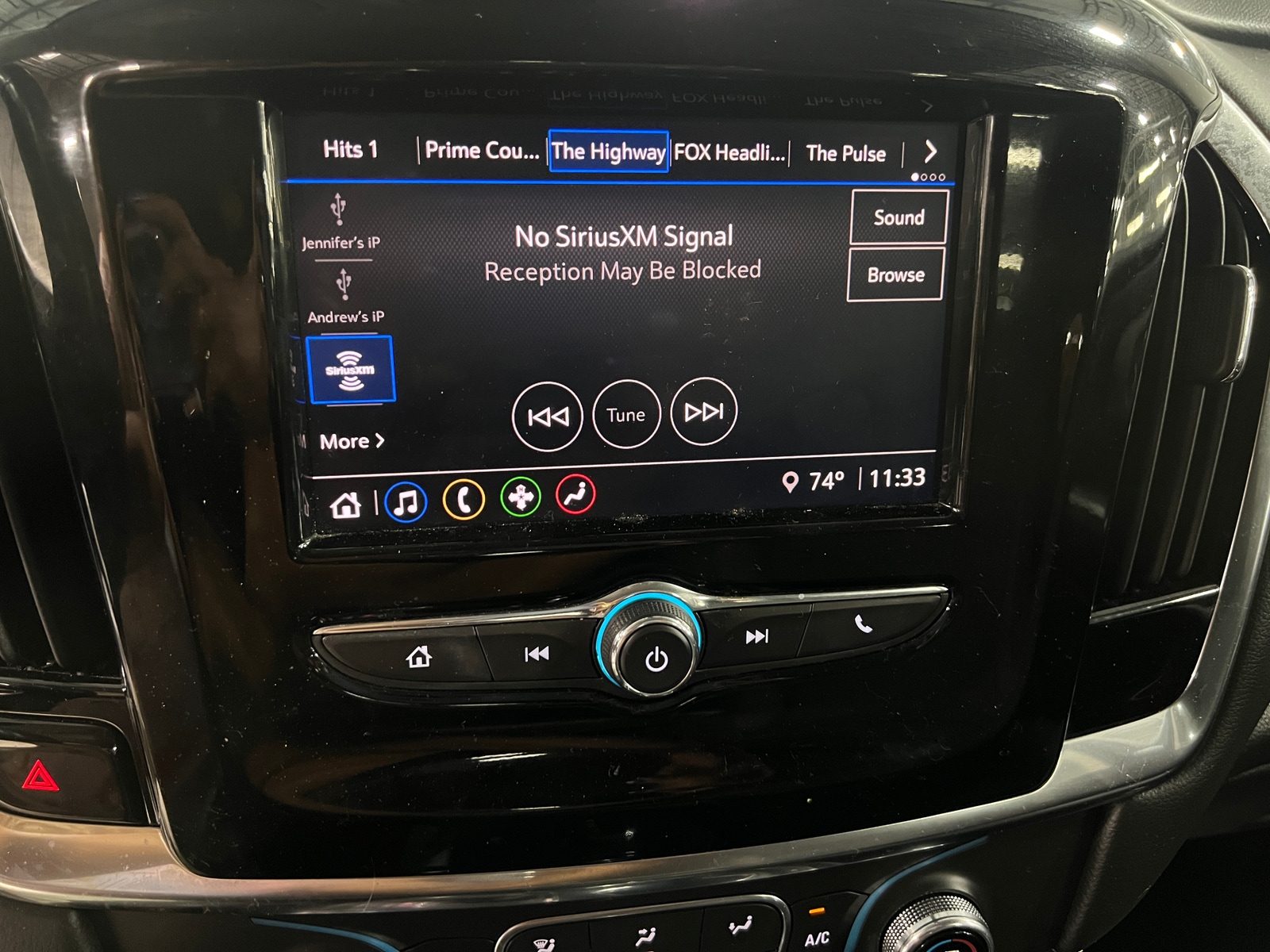 Thumbnail: 2021 Chevrolet Traverse - 4