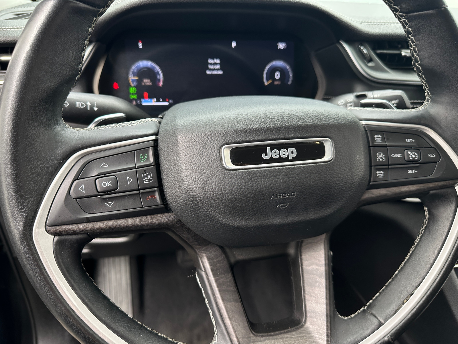 Thumbnail: 2022 Jeep Grand Cherokee L - 4